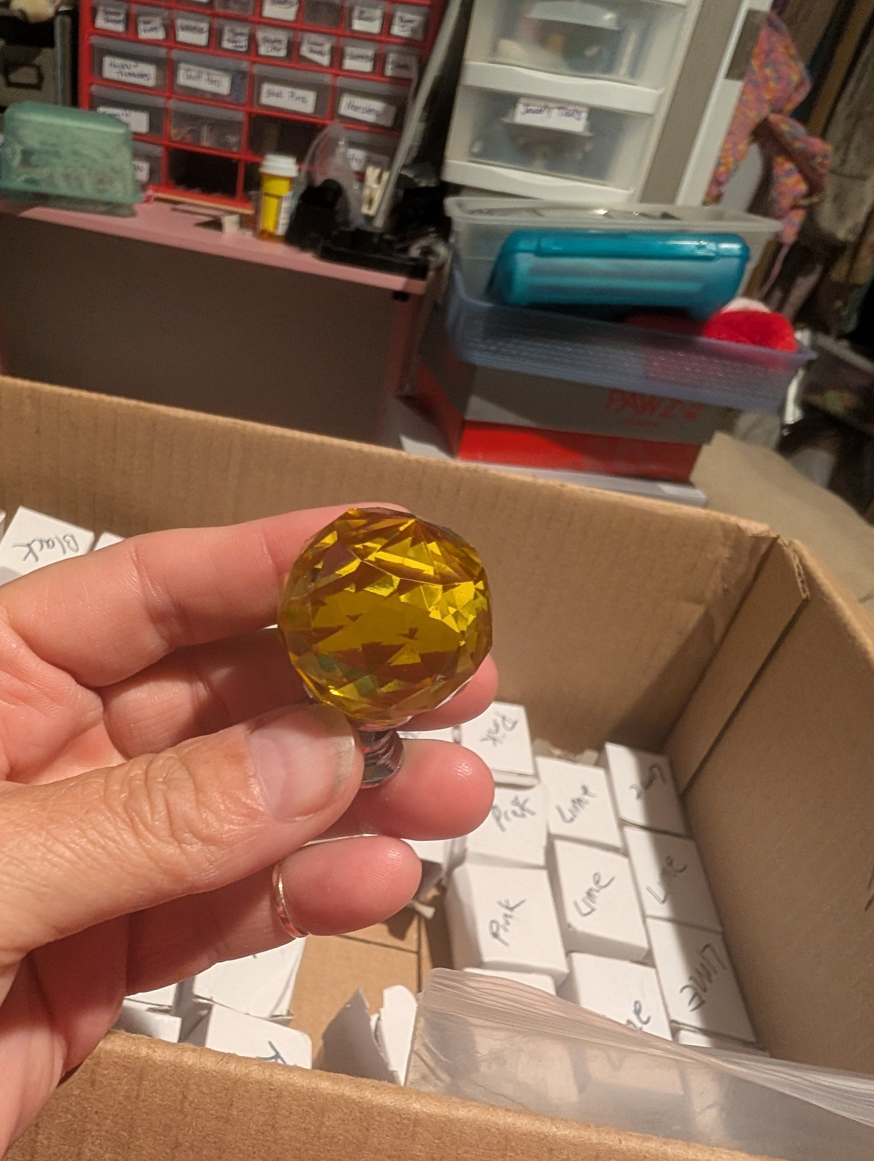 Set of 6 yellow crystal drawer knobs with scews - Image 2