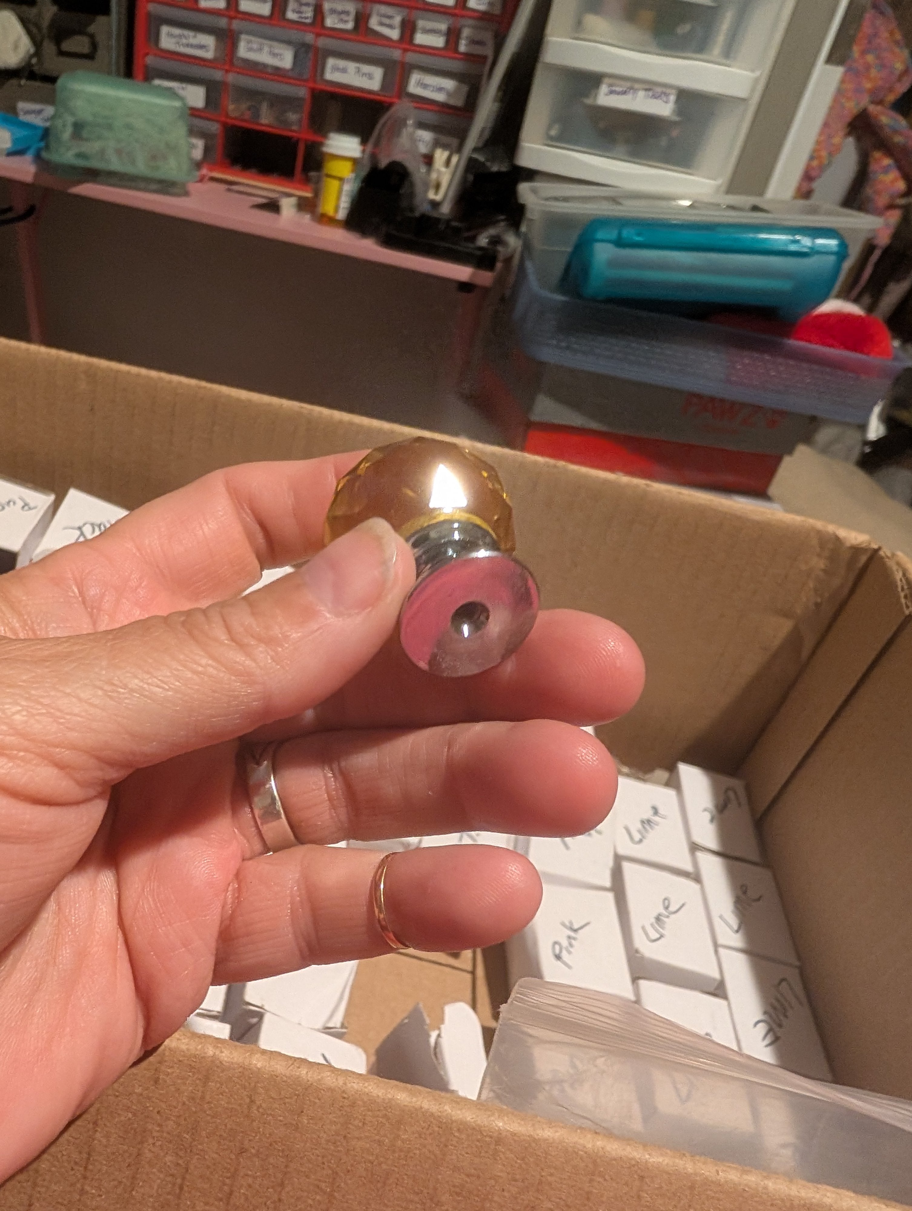 Set of 6 yellow crystal drawer knobs with scews - Image 3