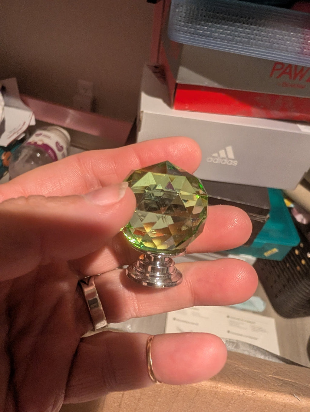 Set of 7 lime crystal drawer knobs with scews - Image 1