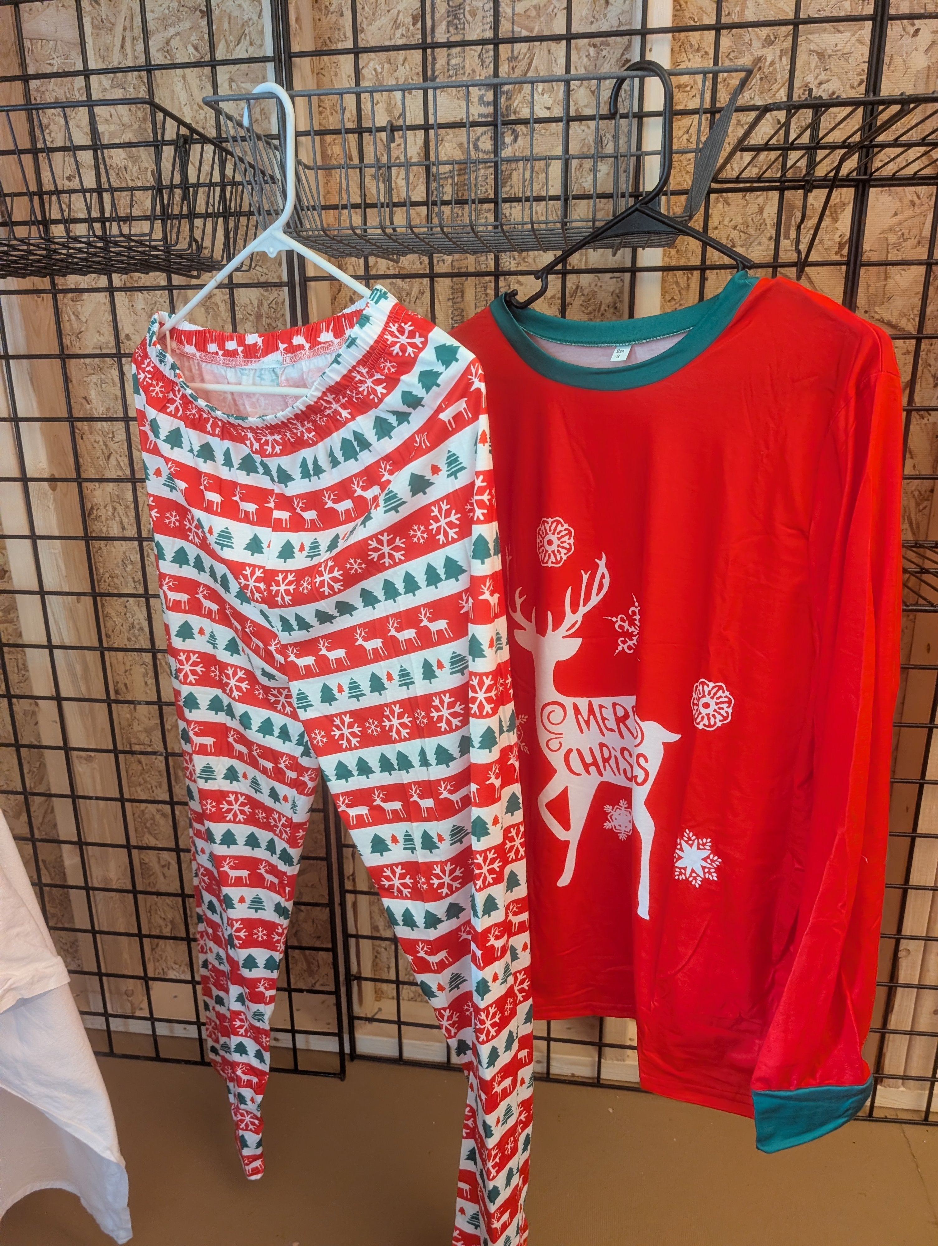 Christmas Pajama Set Reindeer Print Red/Green - Image 2