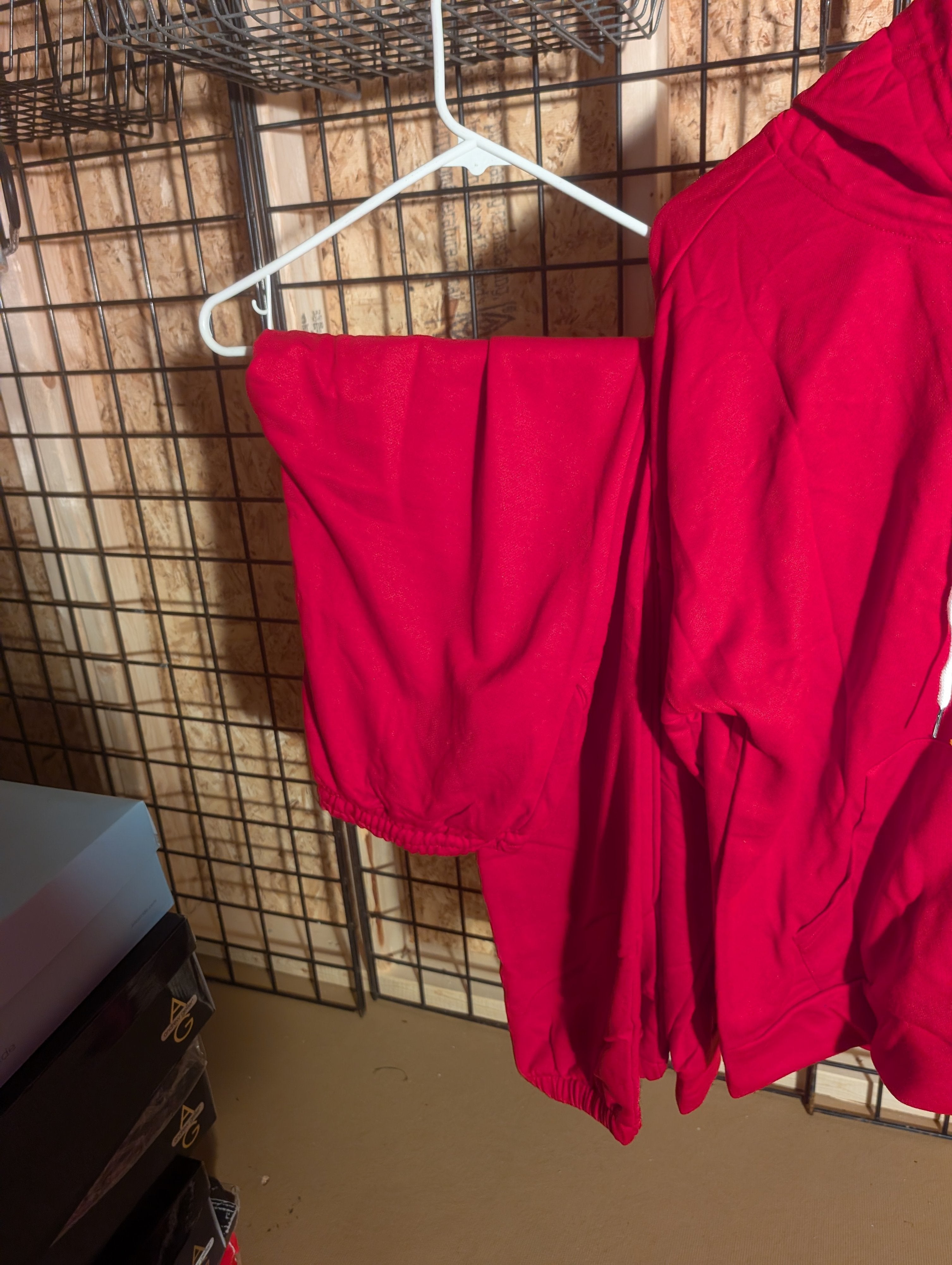 Red XL Tracksuit Set with Hoodie and Pants - Image 3