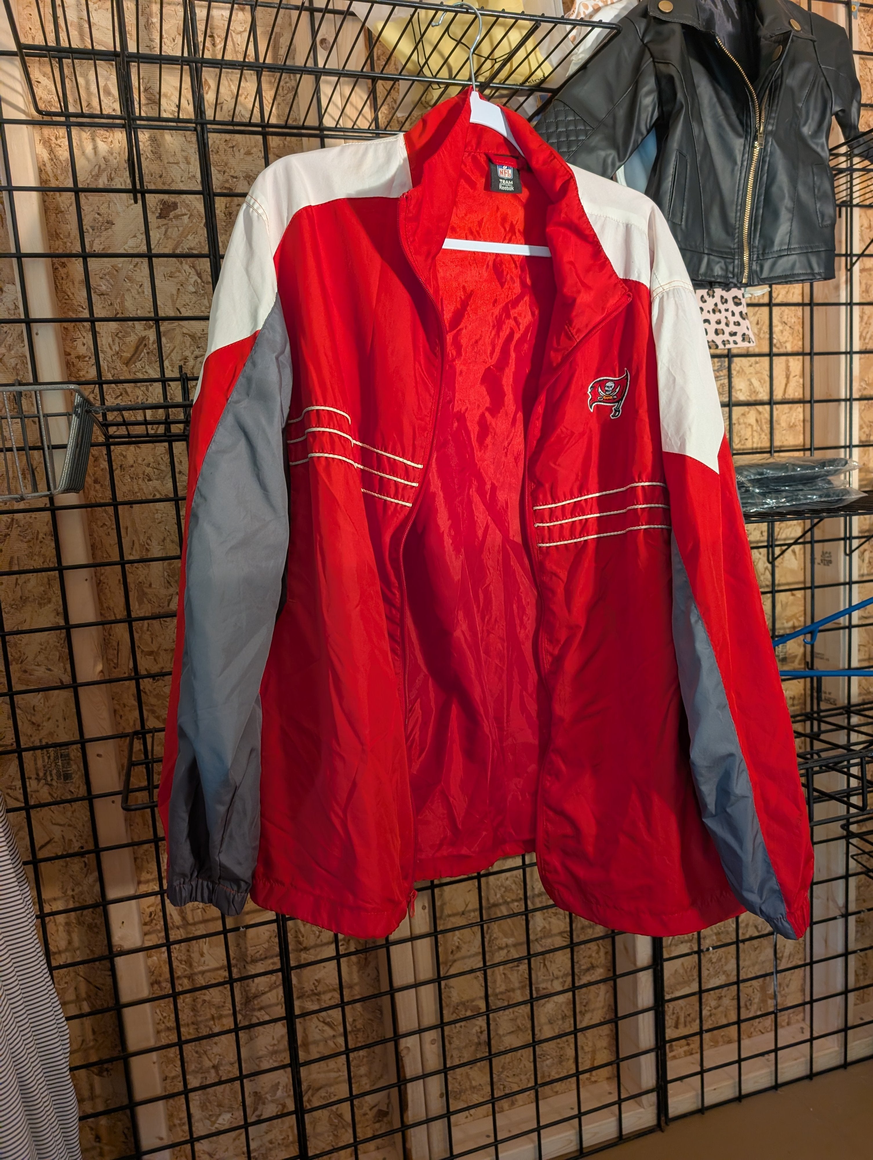 NFL Tampa Bay Buccaneers Windbreaker Jacket XL - Image 2
