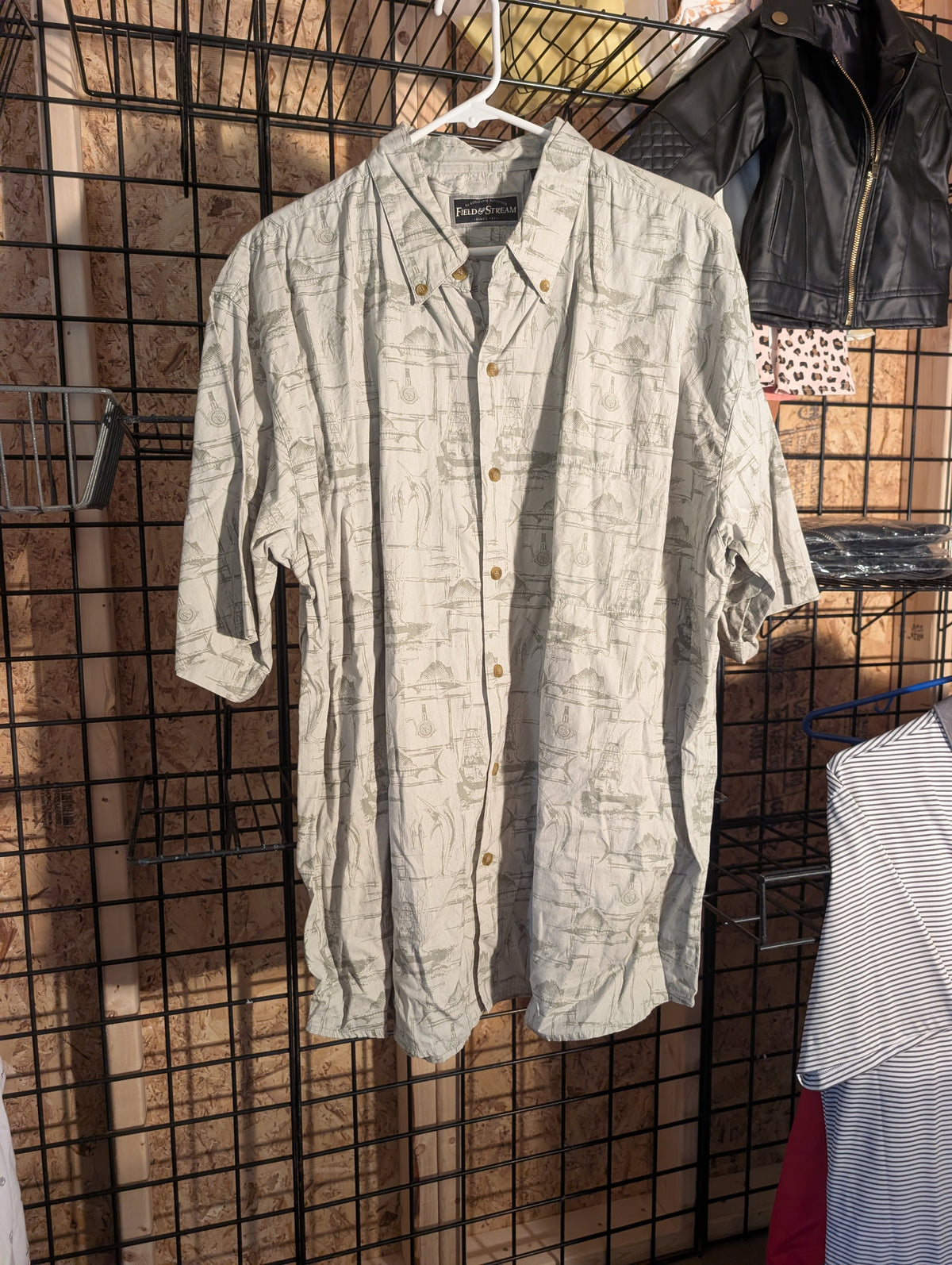 Field & Stream Men's XL Short Sleeve Button-Up Shirt - Image 2