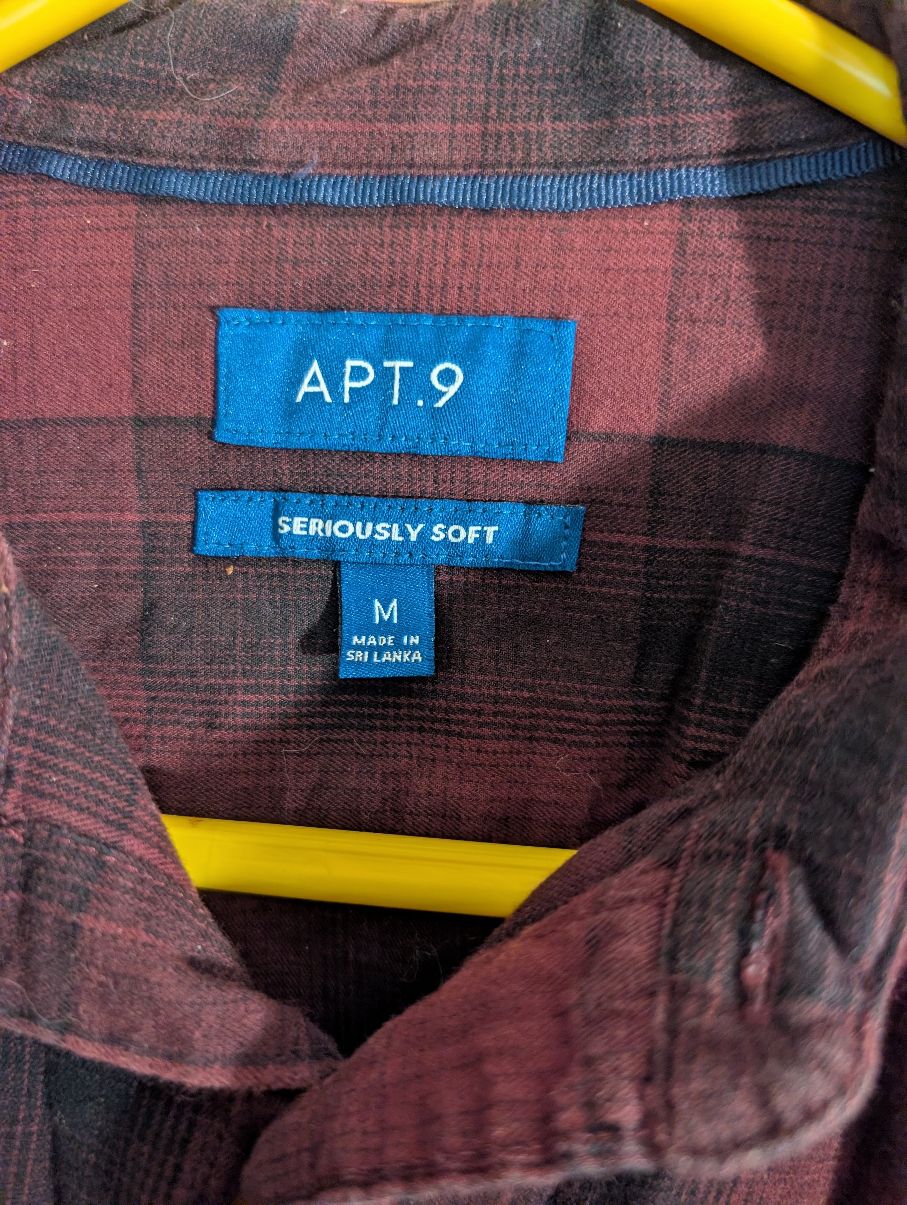 APT.9 Men's Plaid Button-Down Shirt Size M - Image 3