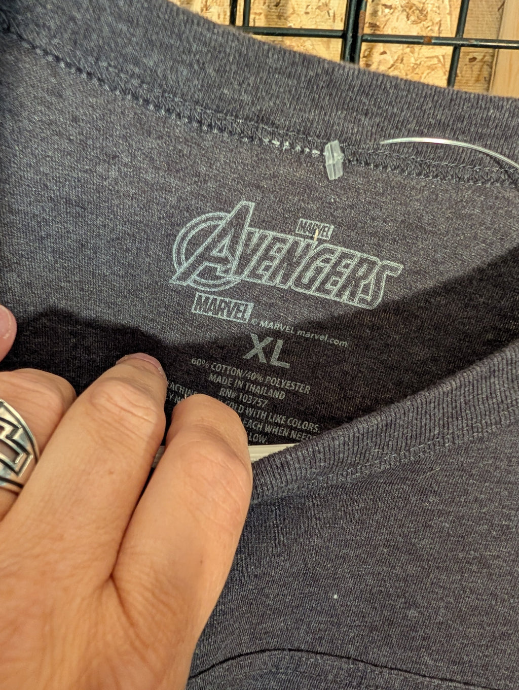 Marvel Avengers XL T-Shirt with Hulk Fist Graphic - Image 3