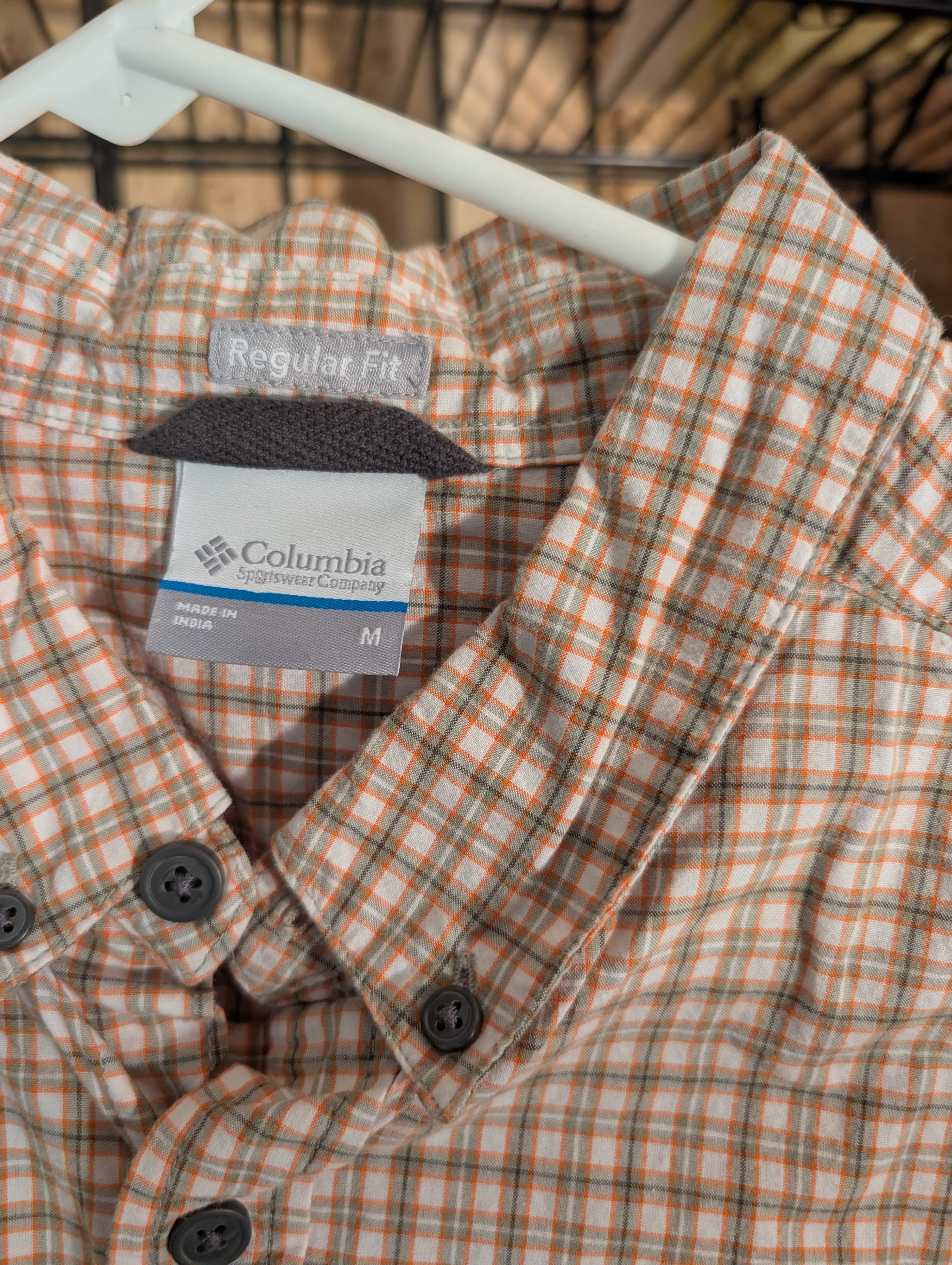 Columbia Men's Plaid Button-Up Shirt Medium Regular Fit - Image 3