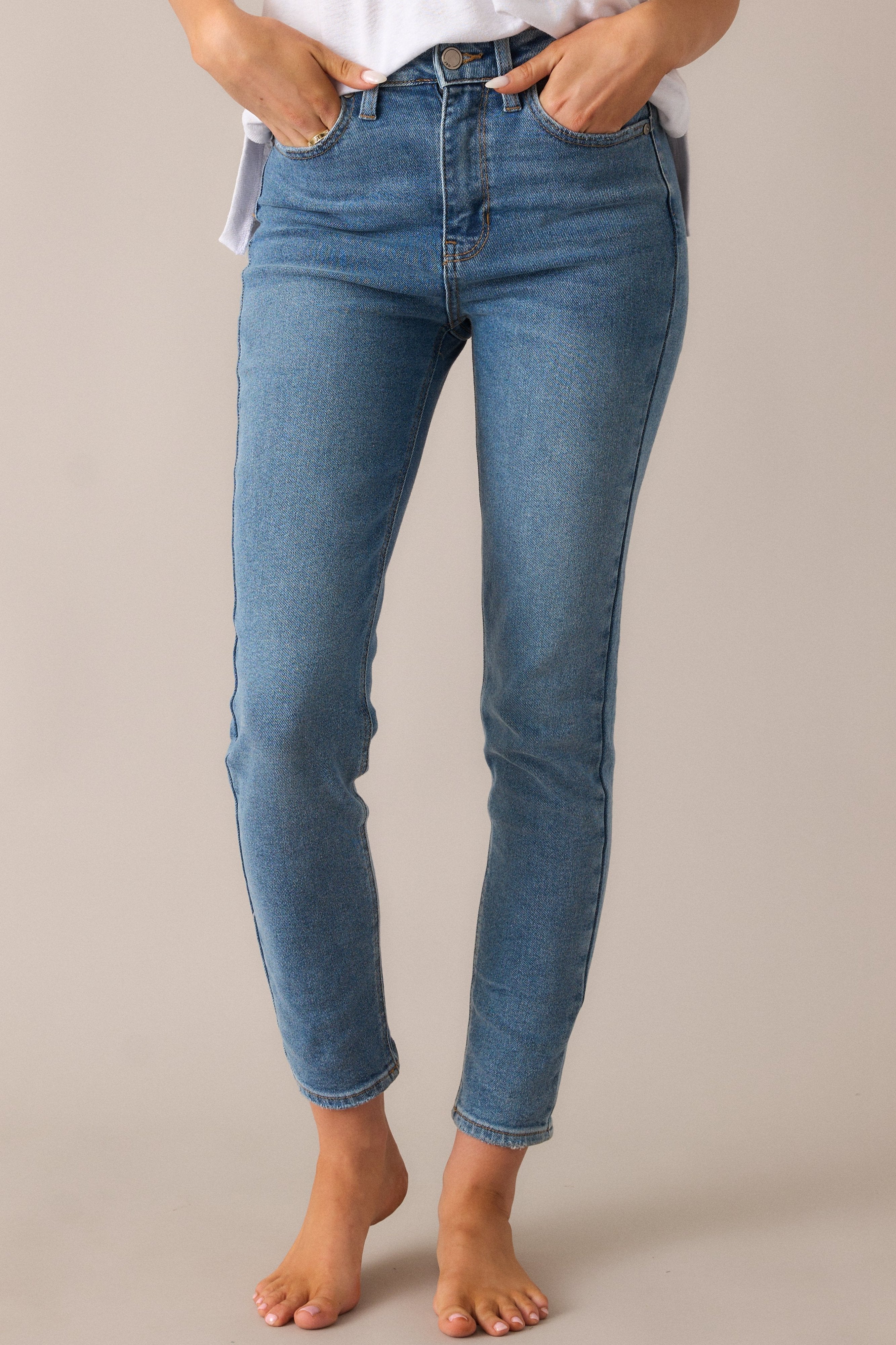 Women's Slim Fit Jeans - Medium Wash - Image 7