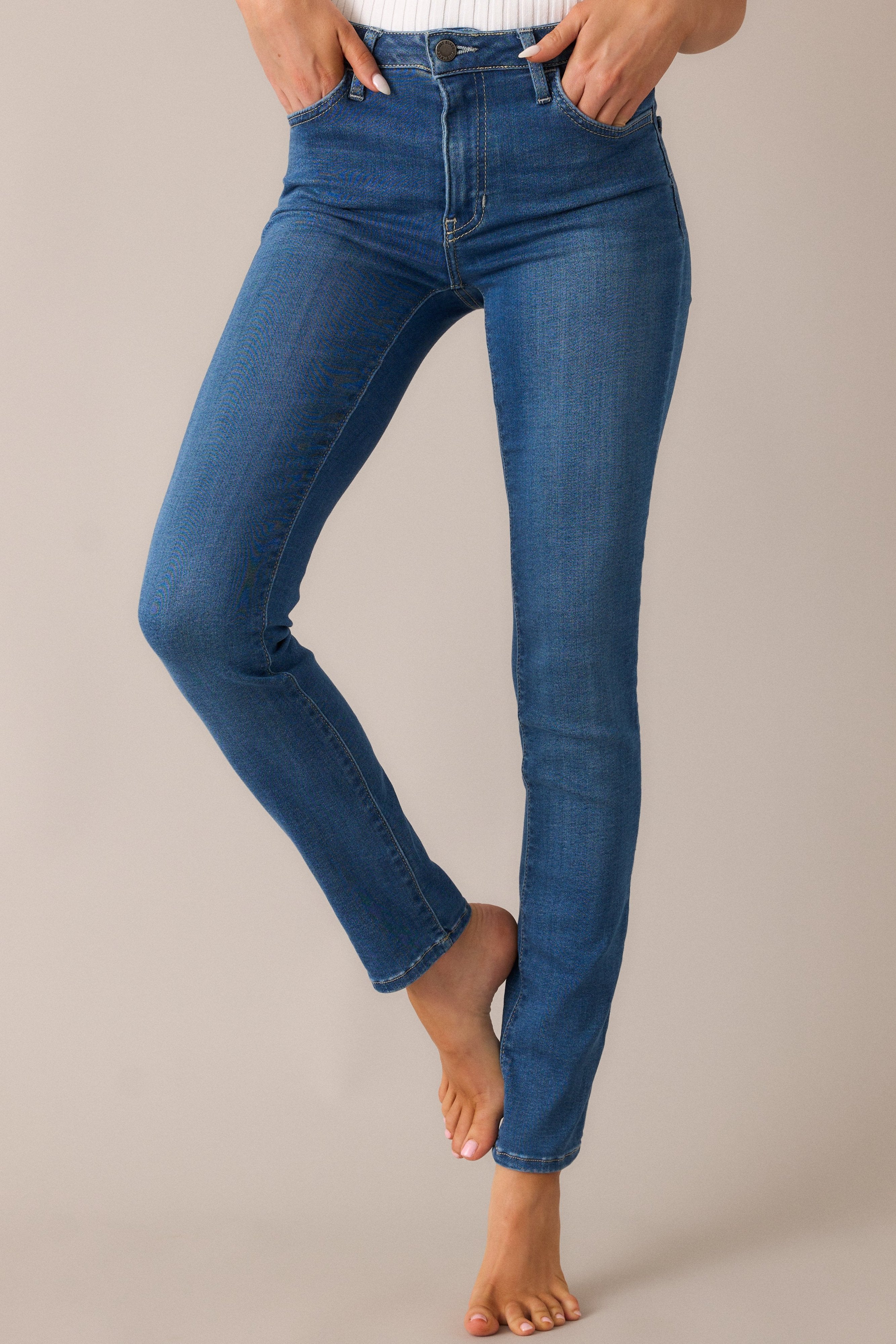 Women's Slim Fit Jeans - Medium Wash - Image 4