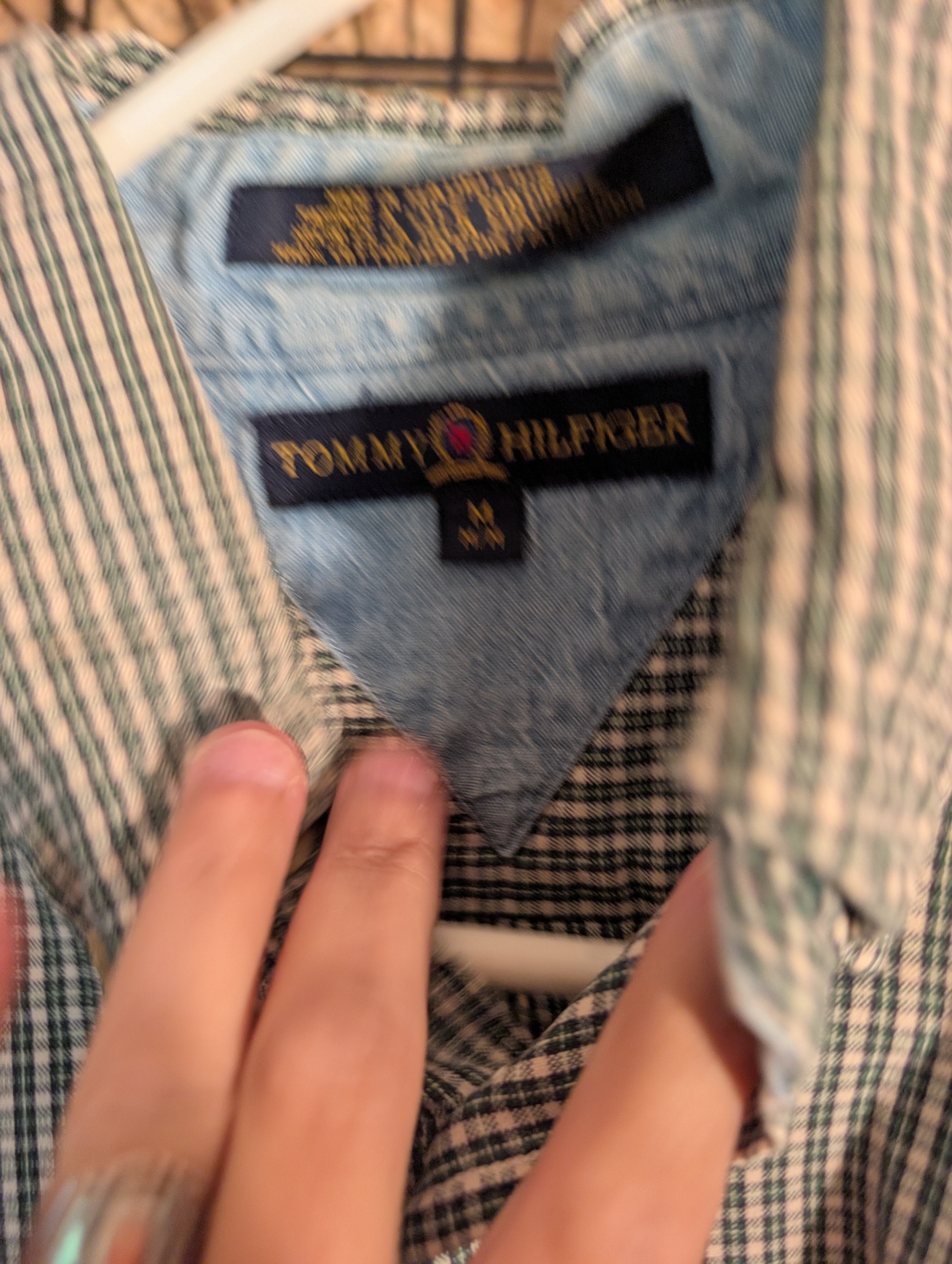Tommy Hilfiger Men's Plaid Button-Down Shirt Size M - Image 3