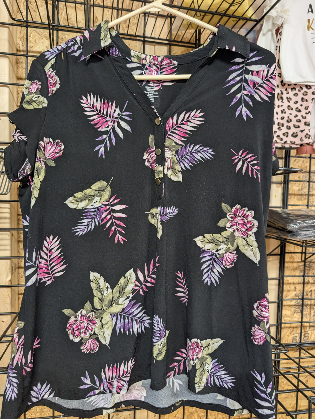 Croft & Barrow Floral Button-Up Blouse Size M - Image 1