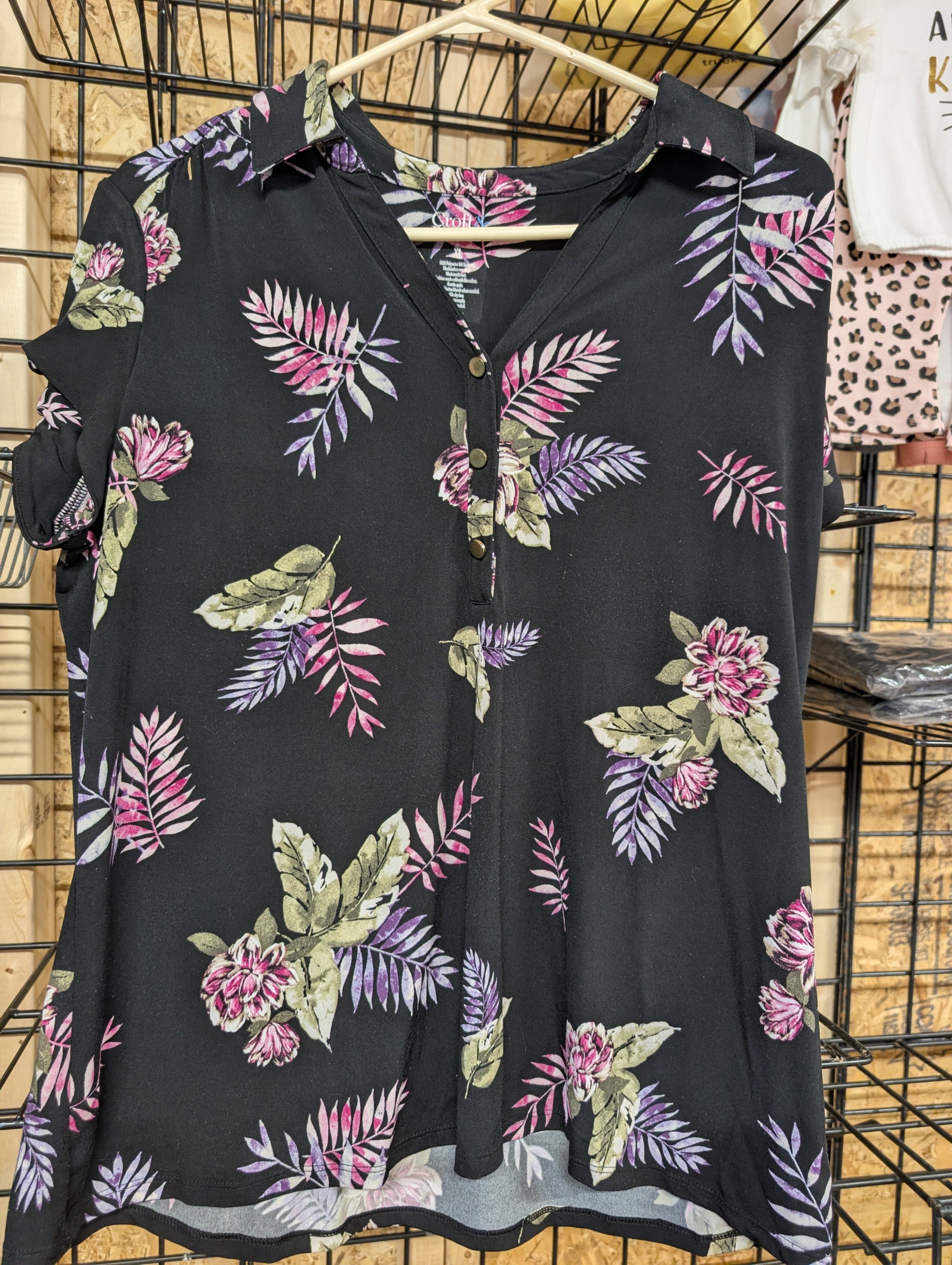 Croft & Barrow Floral Button-Up Blouse Size M - Image 1