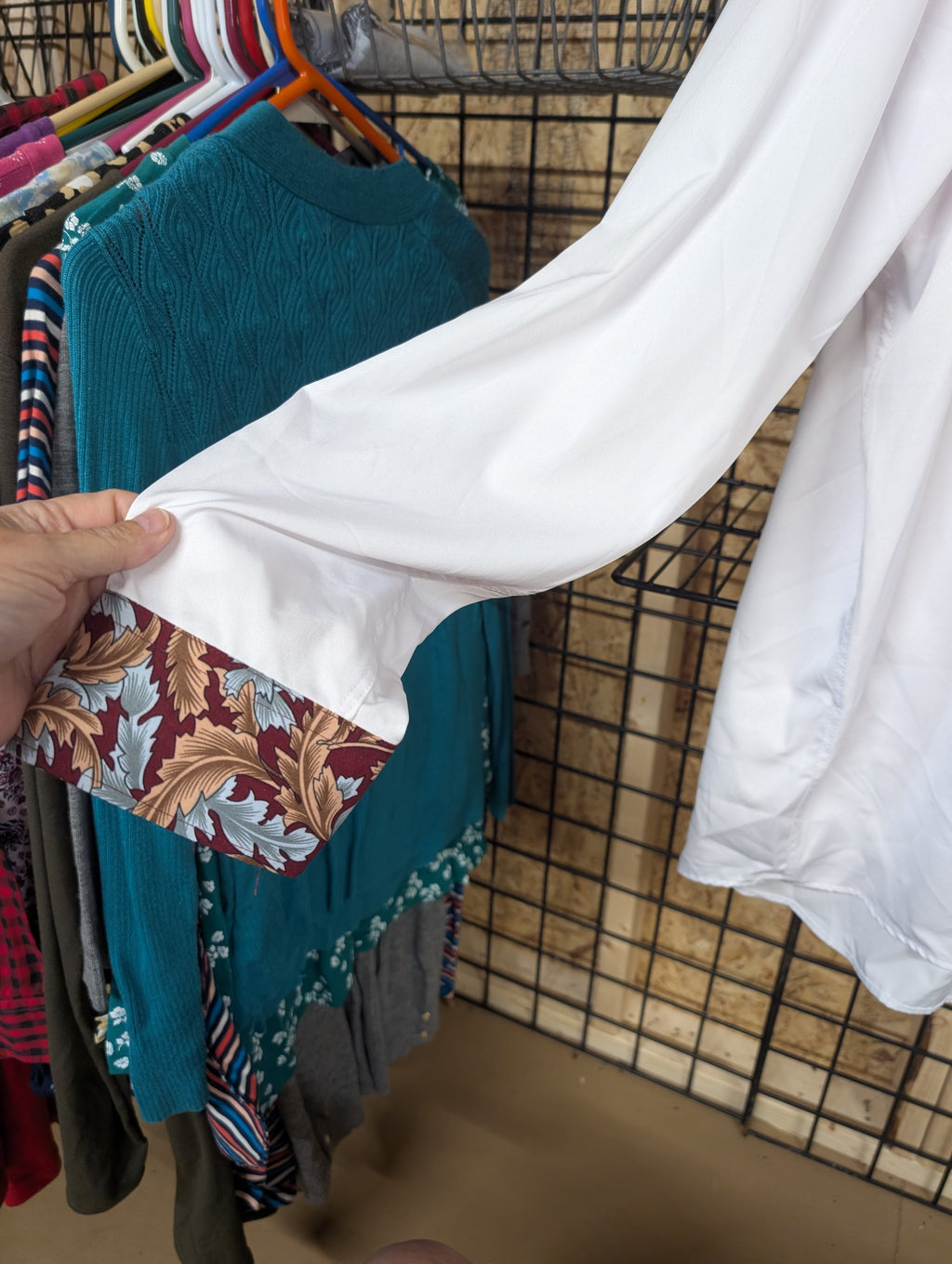 Lady's 2XL White Shirt with Floral Accents - Image 2
