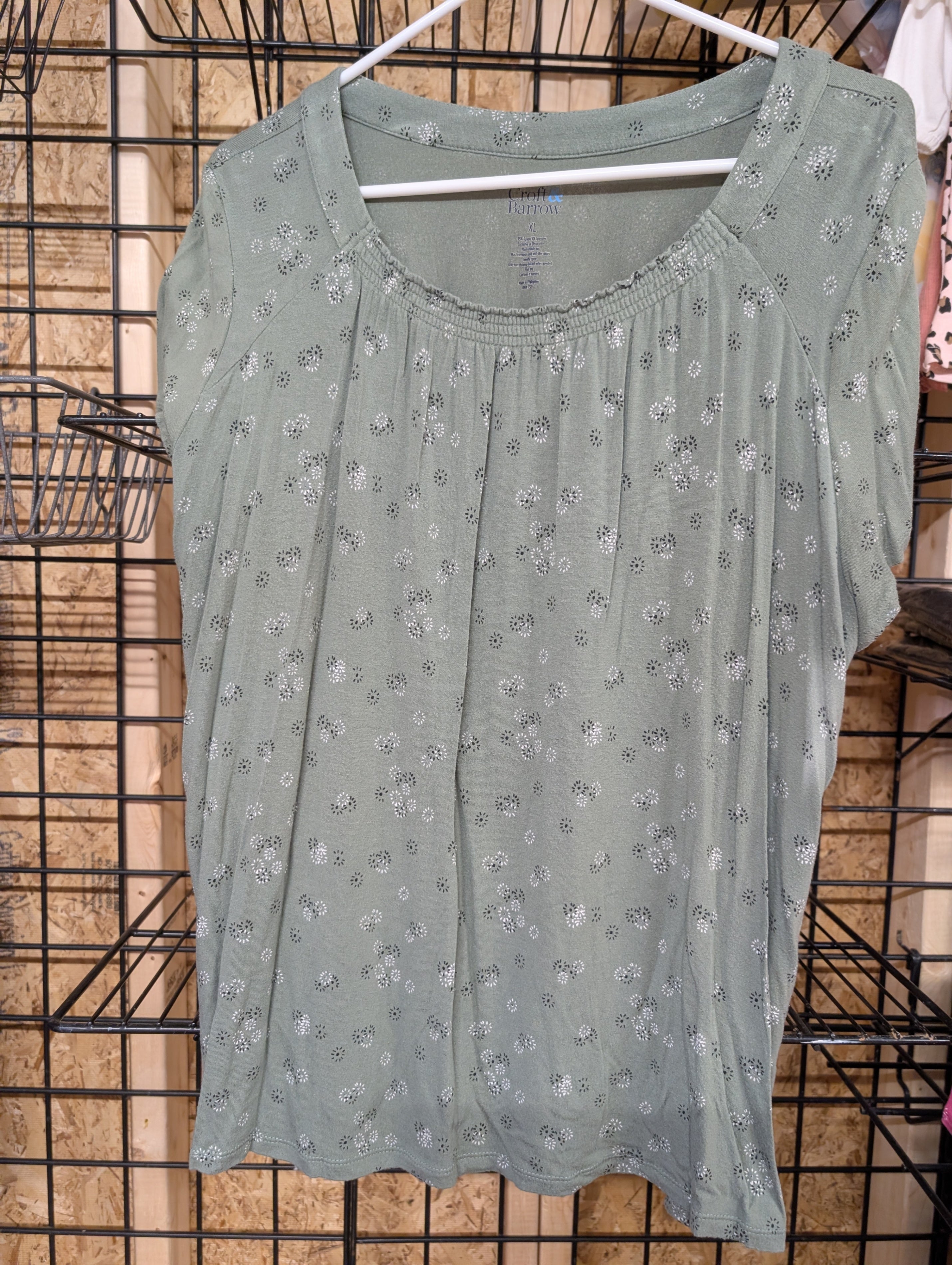 Croft & Barrow XL Floral Top Green Rayon Blend - Image 1