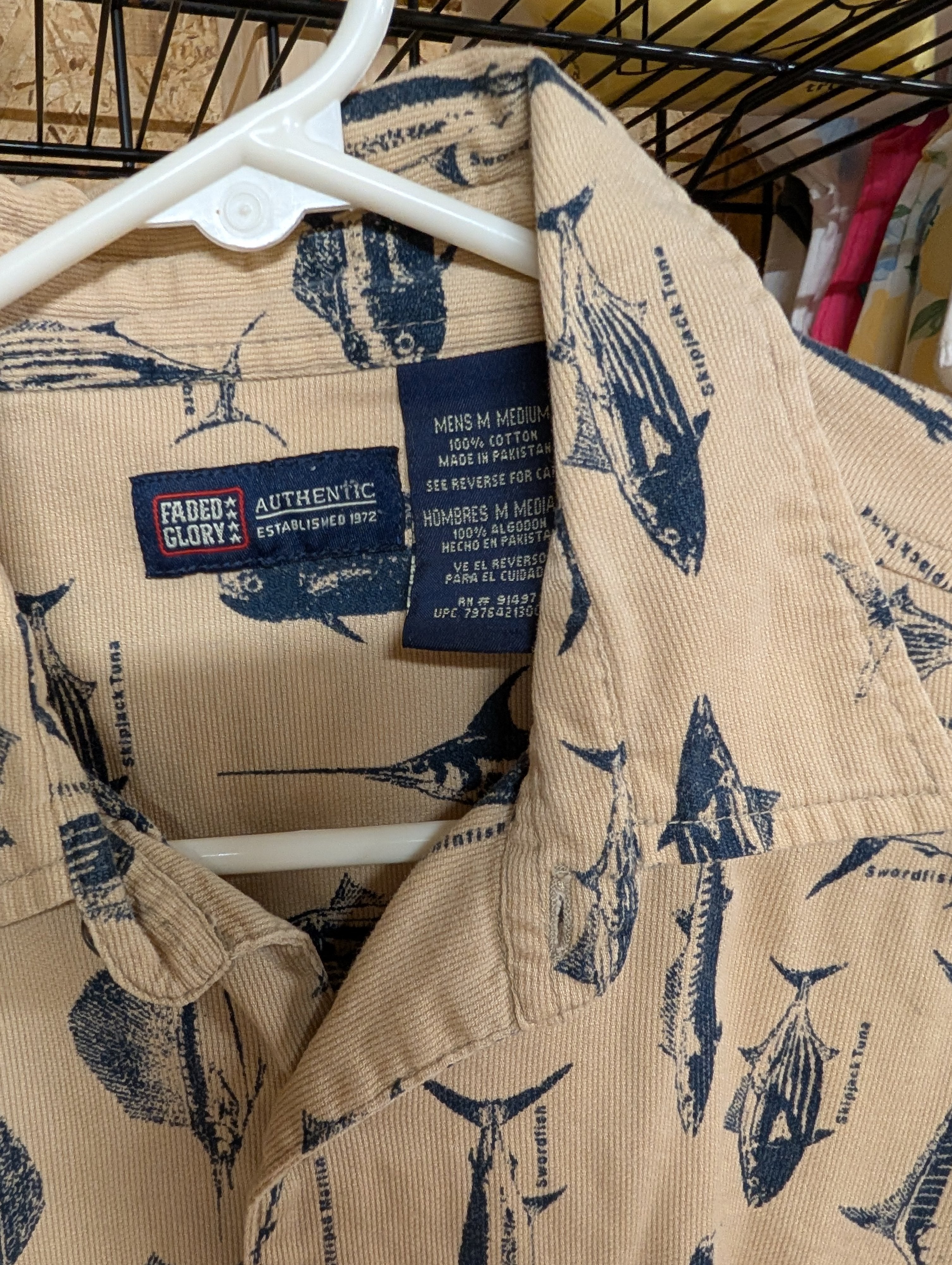 Faded Glory Men's Fish Print Shirt Medium - Image 2