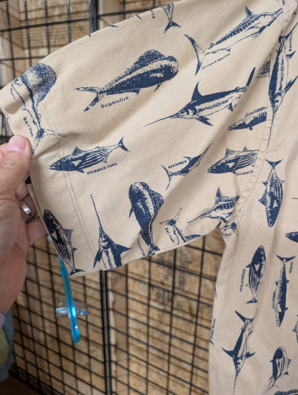 Faded Glory Men's Fish Print Shirt Medium - Image 3