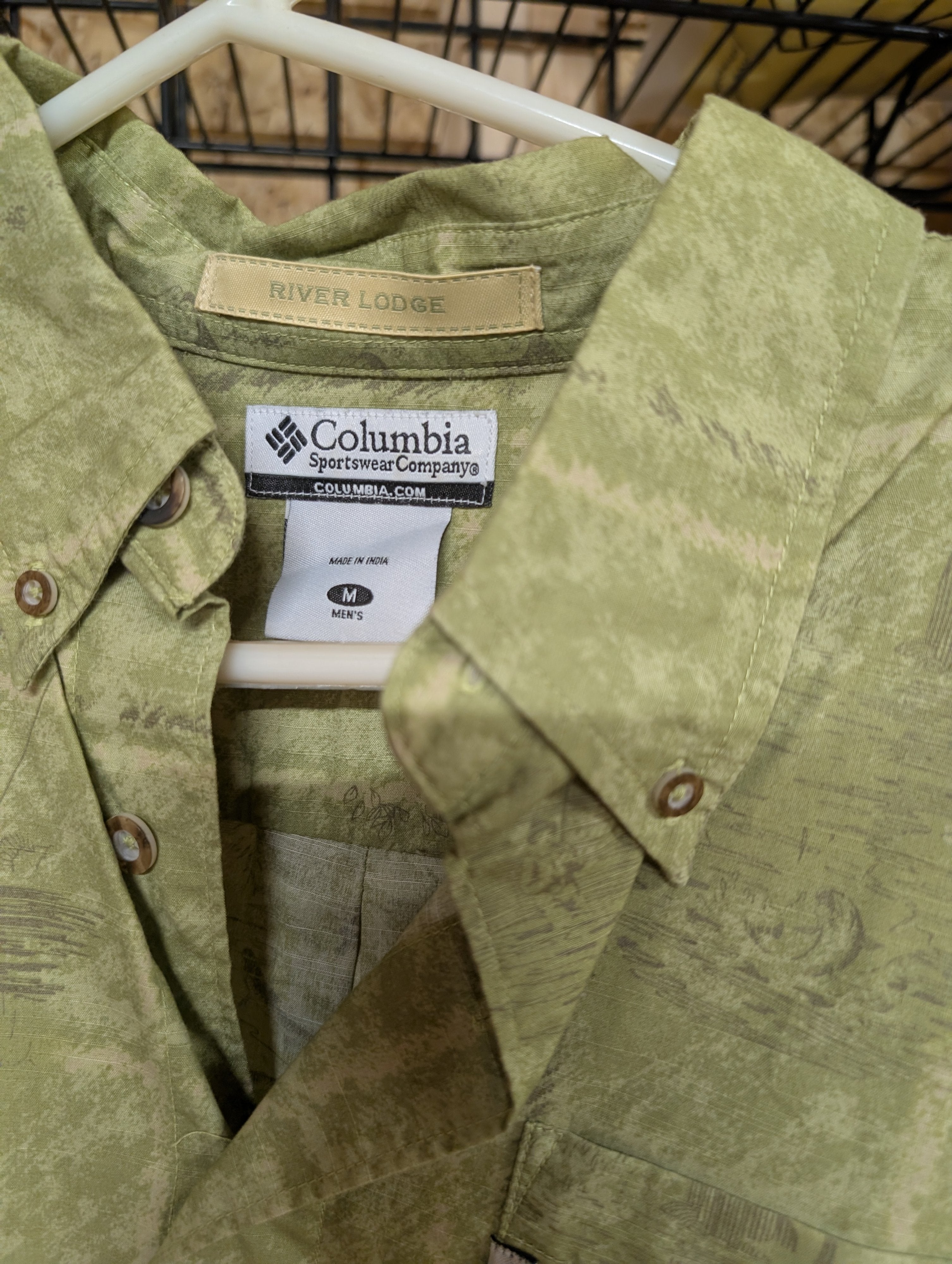 Columbia River Lodge Men's Shirt M Green Short Sleeve - Image 2