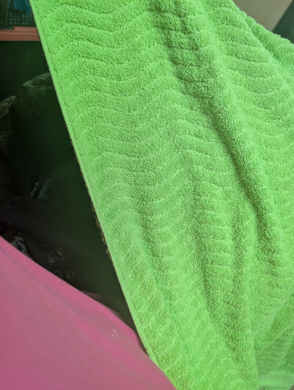 Set of 2 No Boundaries Green Cotton Towel - Image 4