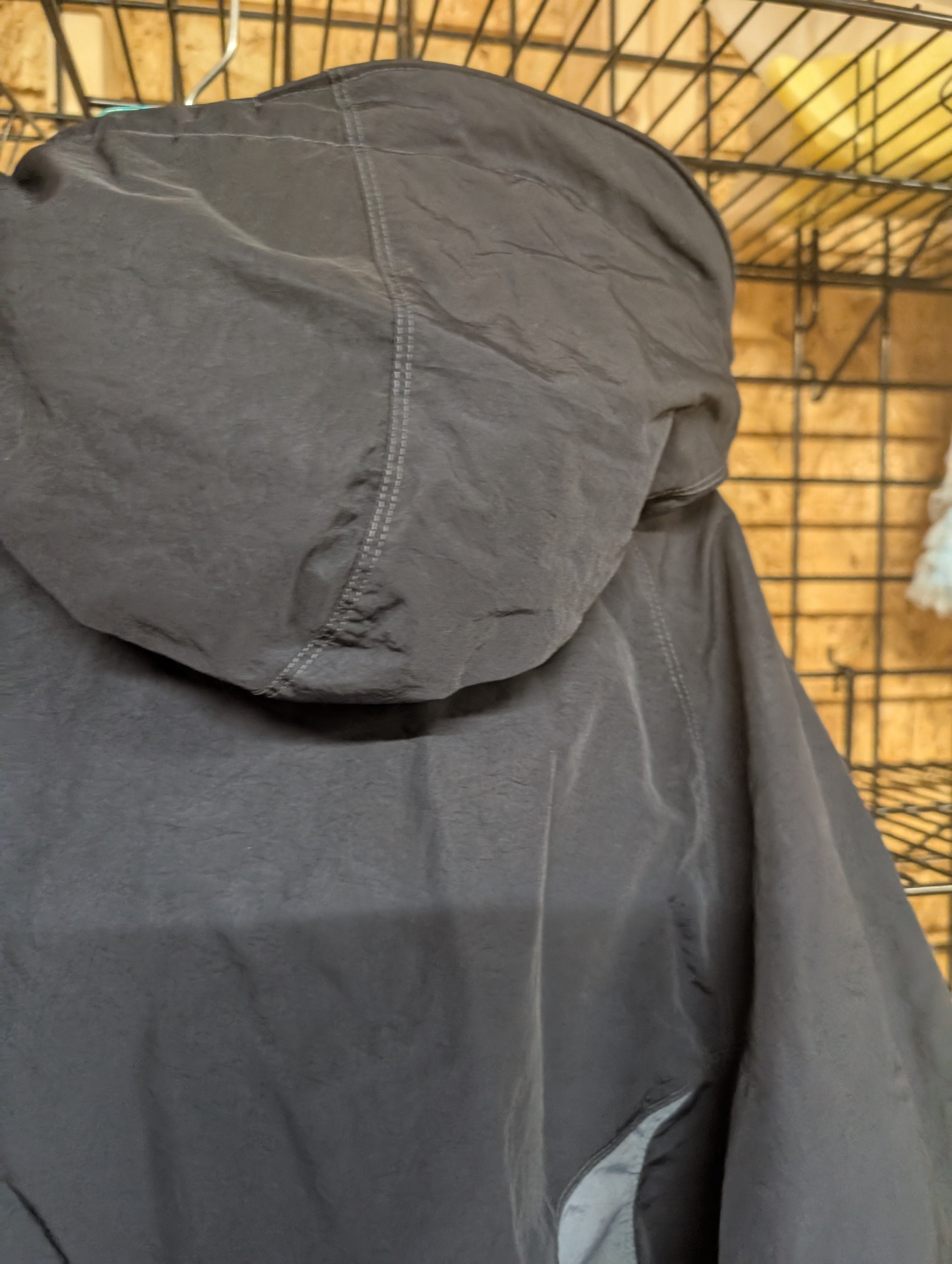 Nike Men's Hooded Jacket with Logo Detail L - Image 2