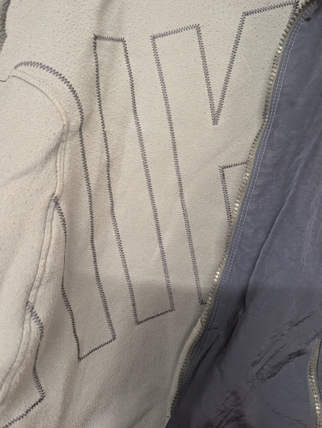 Nike Men's Hooded Jacket with Logo Detail L - Image 3
