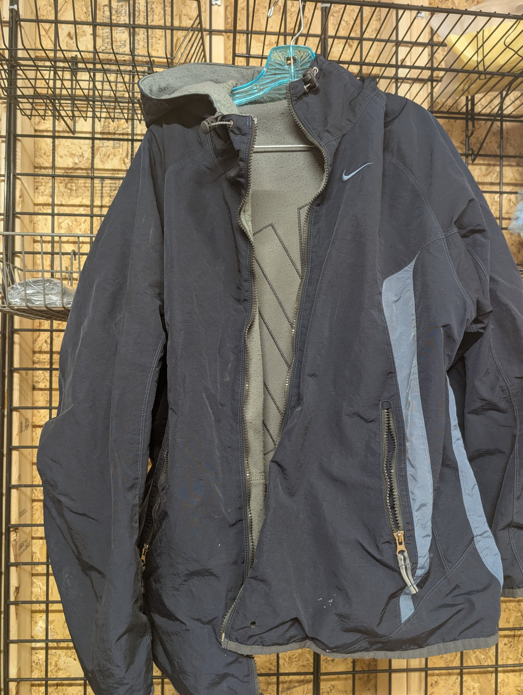 Nike Men's Hooded Jacket with Logo Detail L - Image 5