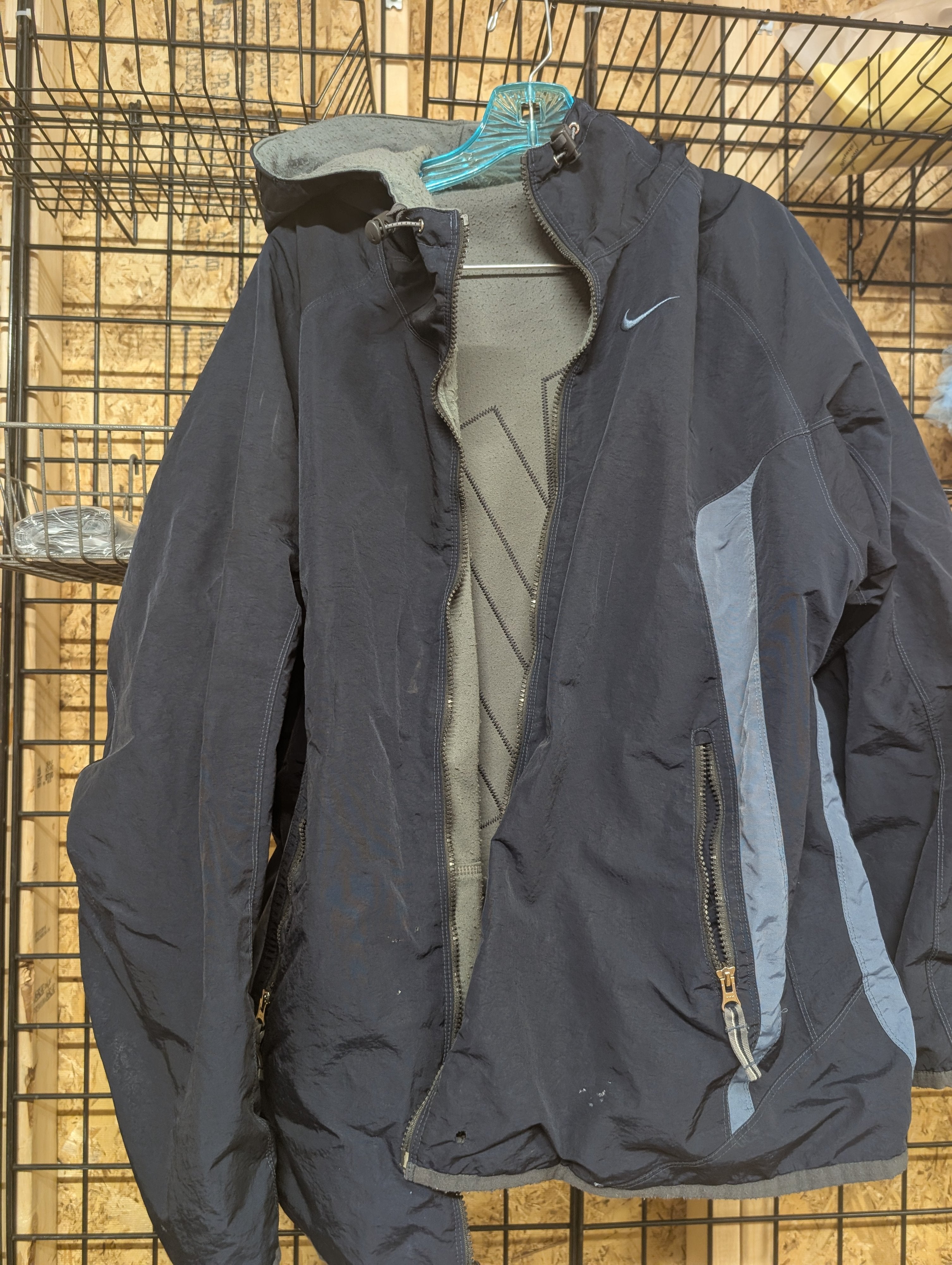 Nike Men's Hooded Jacket with Logo Detail L - Image 5