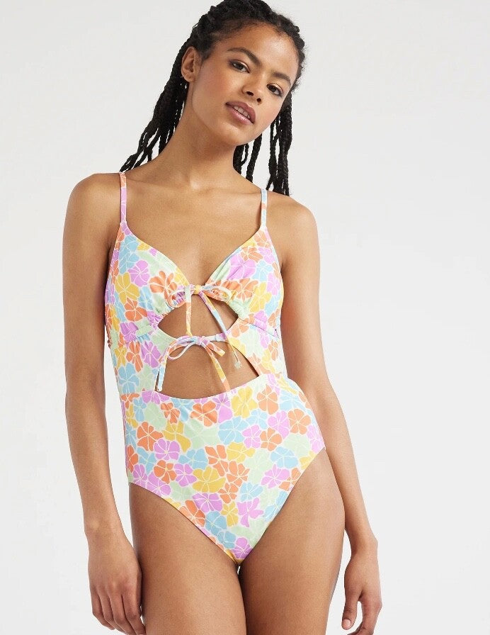 No Boundaries Juniors’ Cut-Out Floral One-Piece Swimsuit  Size M 7-9 - Image 2