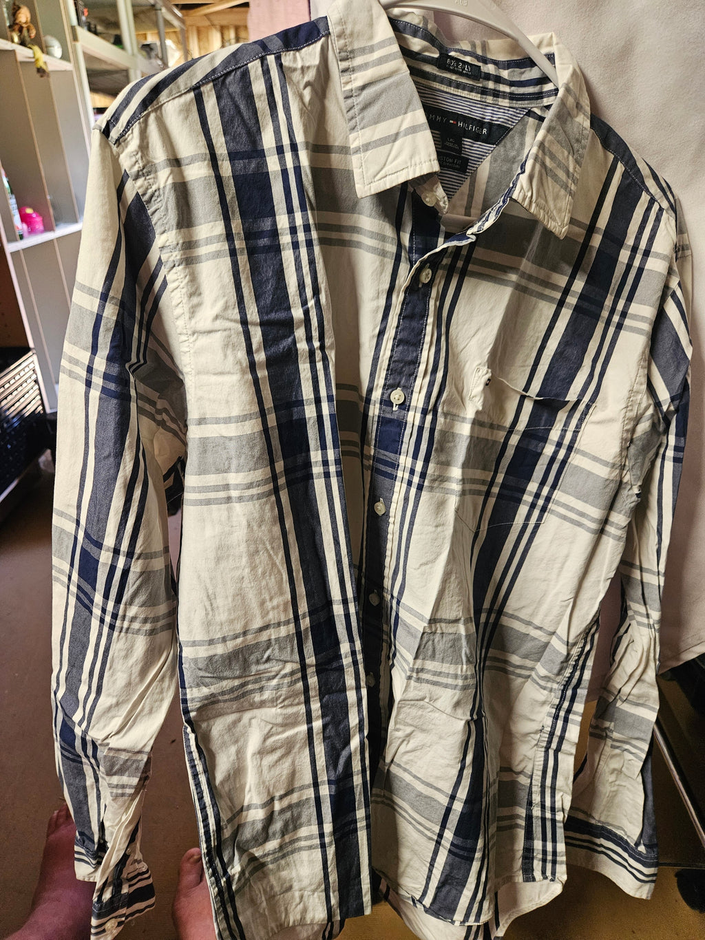 Tommy Hilfiger Men's Plaid Button-Up Shirt L/G Custom Fit - Image 1