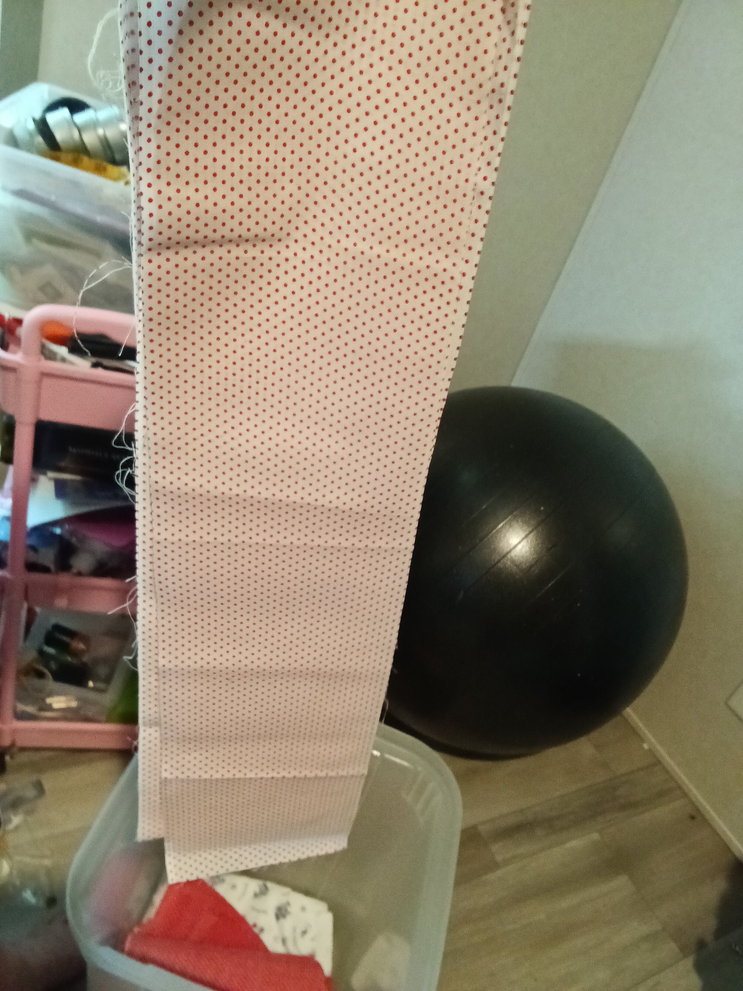 Red Polka Dot Fabric Strip 15 pieces@  25" x 5" - Image 3