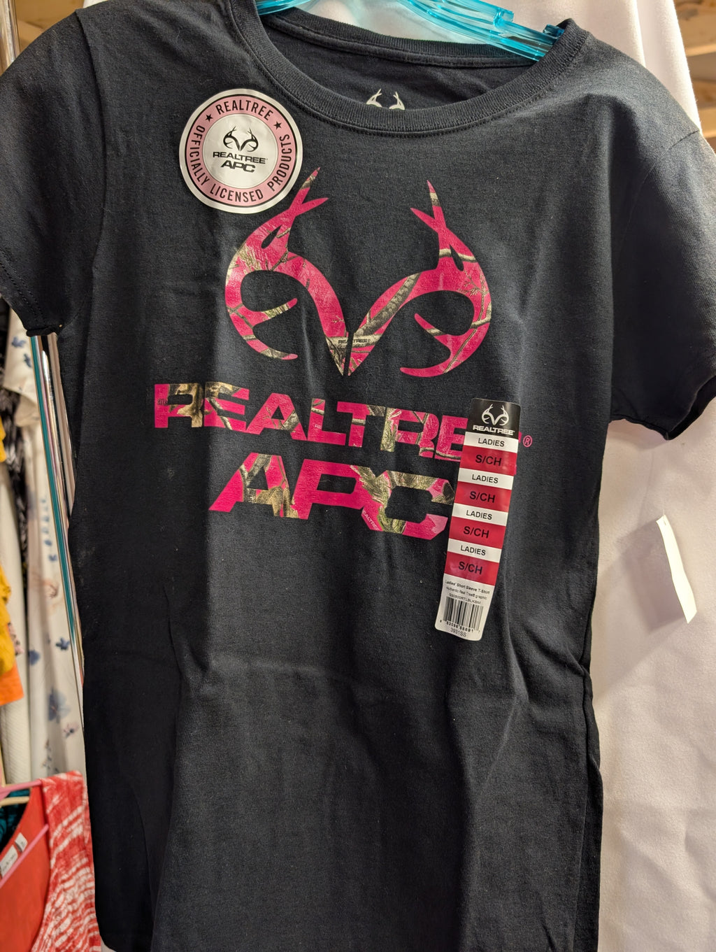 Realtree APC Women's T-Shirt Black Camo Logo - Image 1