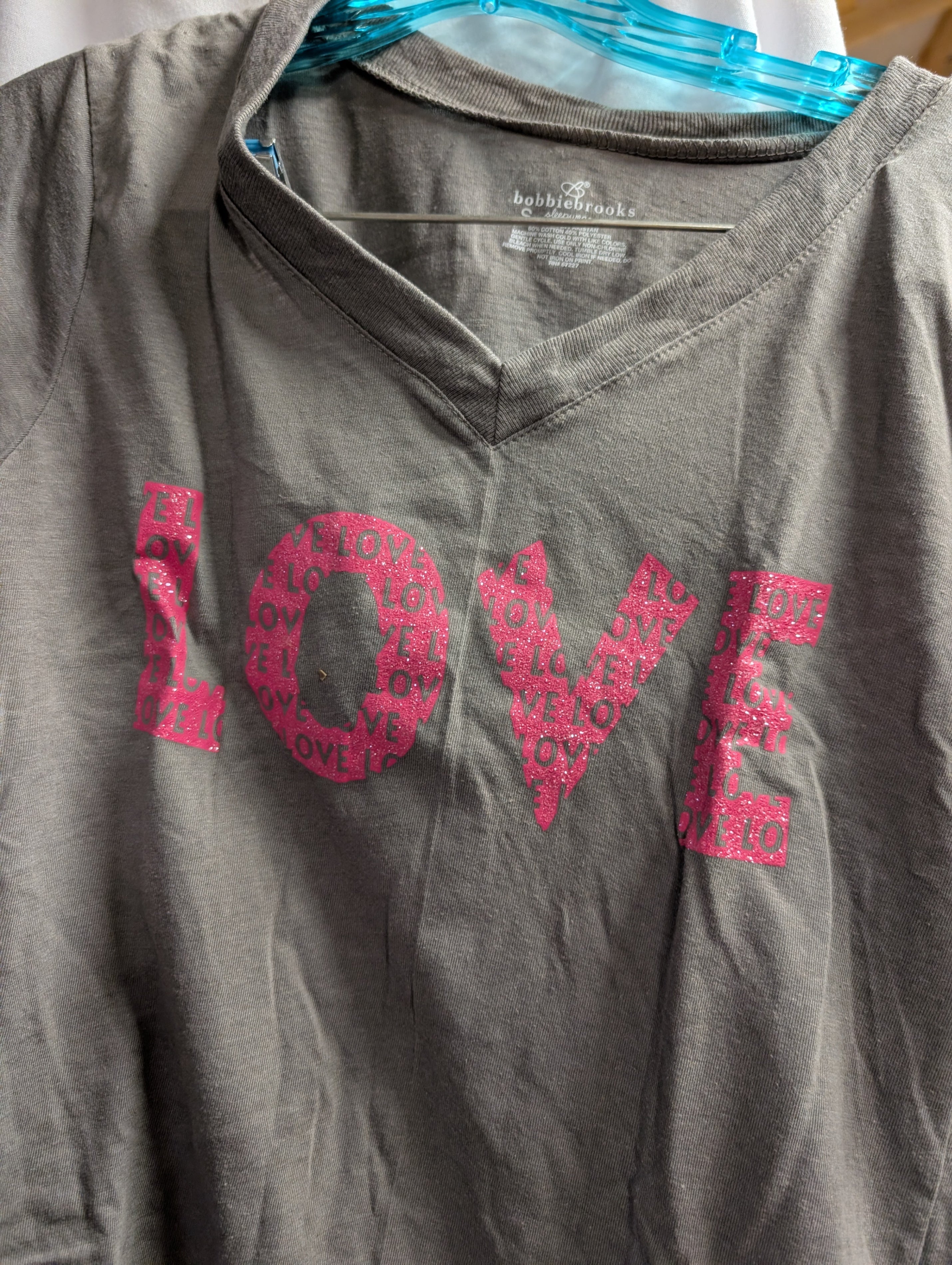 Bobbie Brooks Women's V-Neck Love T-Shirt Size S - Image 3
