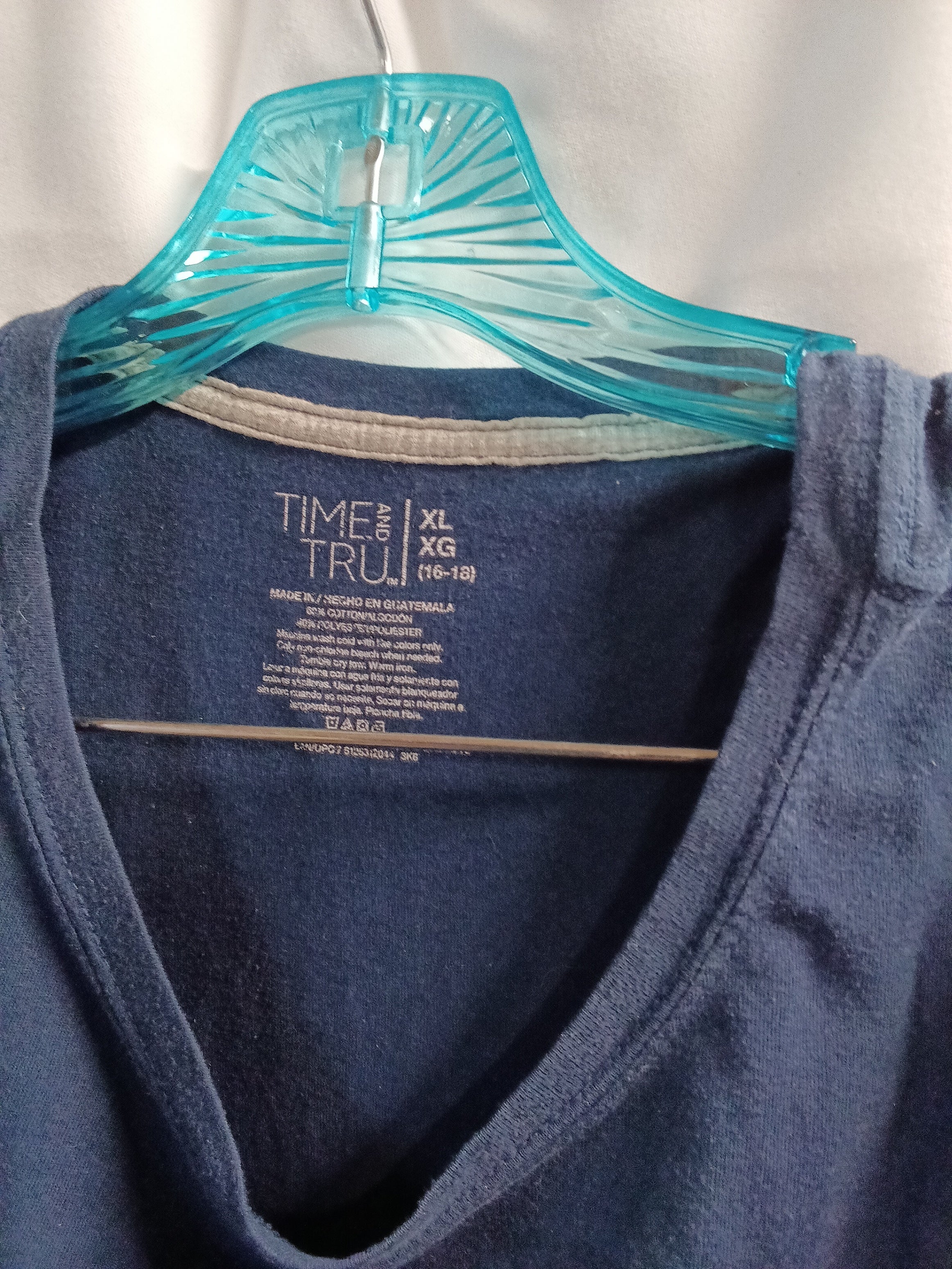 Time and Tru Women's XL Navy T-Shirt - Image 2