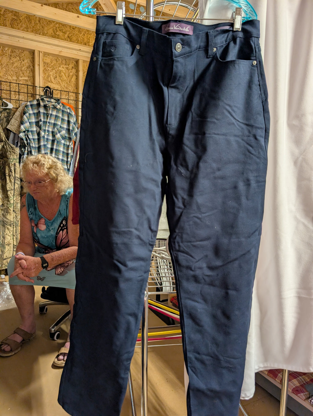 Gloria Vanderbilt Amanda Jeans Size 16 - Image 1