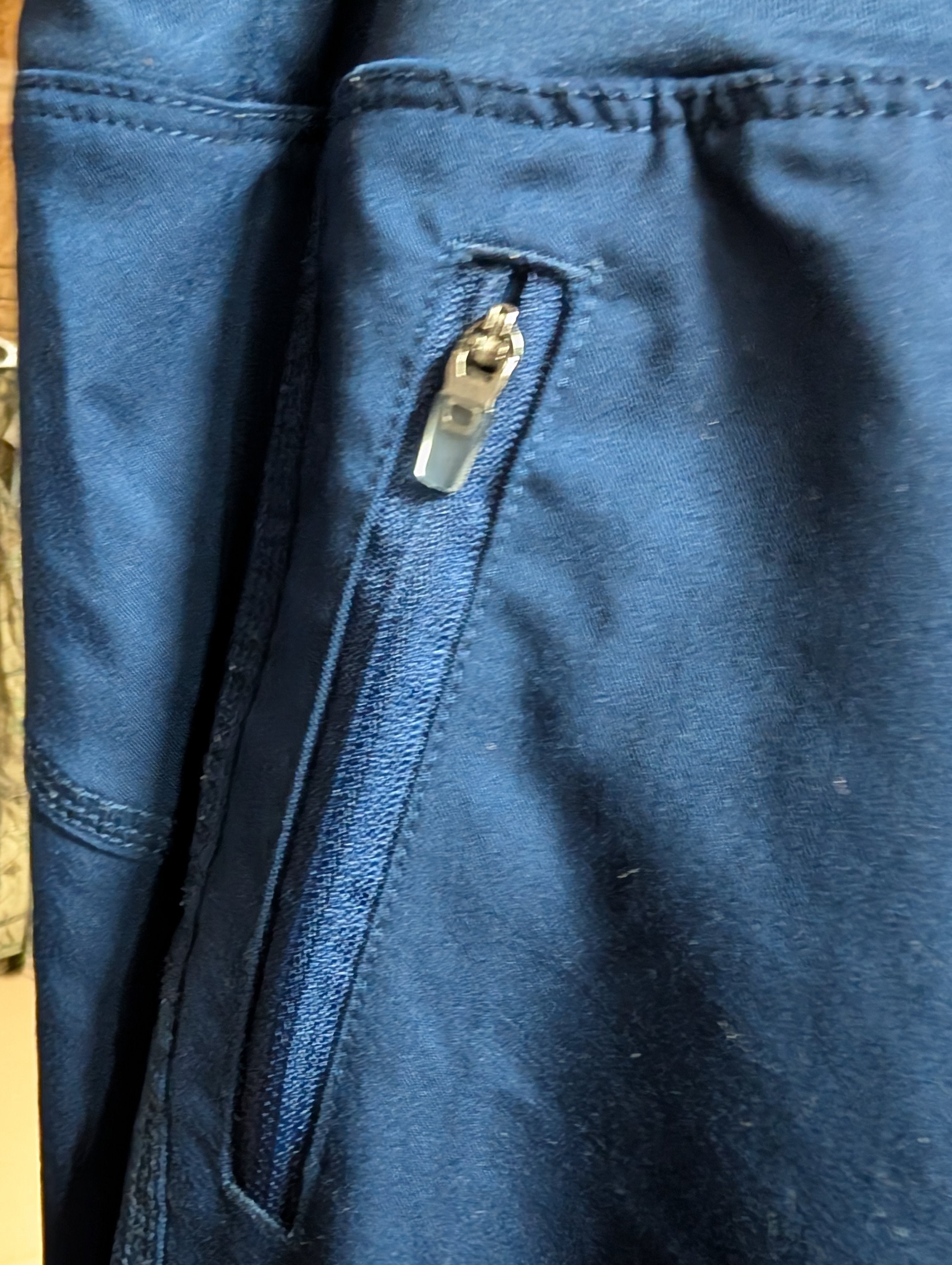 Healing Hands Navy Scrub Pants with Zipper Pockets - Image 3