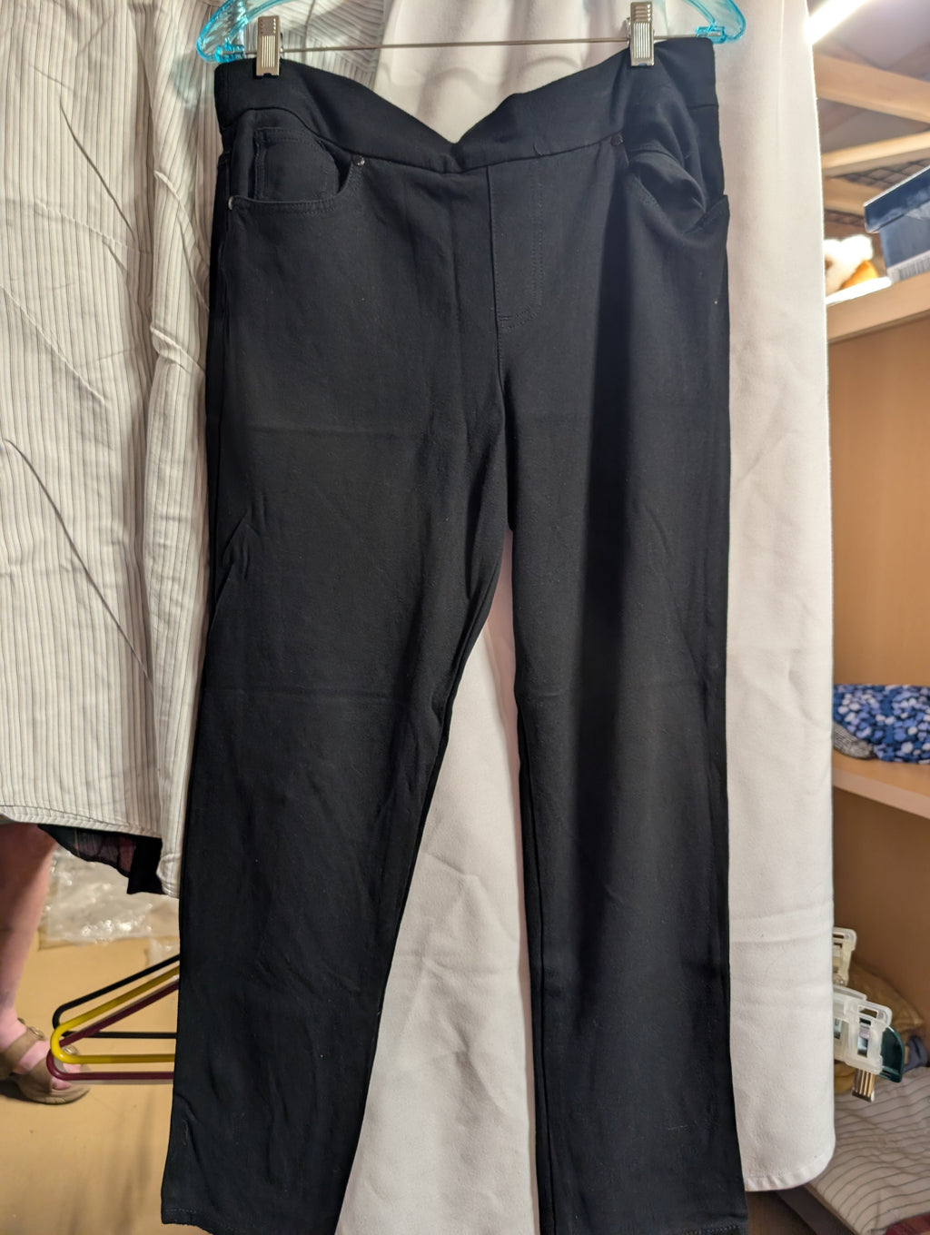 Gloria Vanderbilt Black Stretch Pants with Pocket Detail - Image 1
