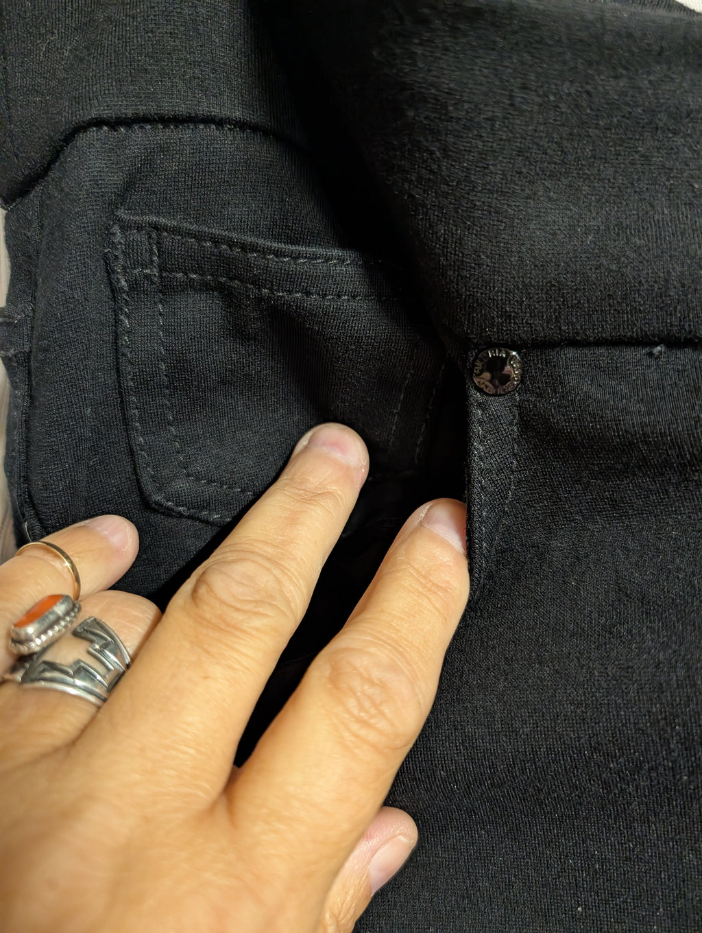Gloria Vanderbilt Black Stretch Pants with Pocket Detail - Image 2
