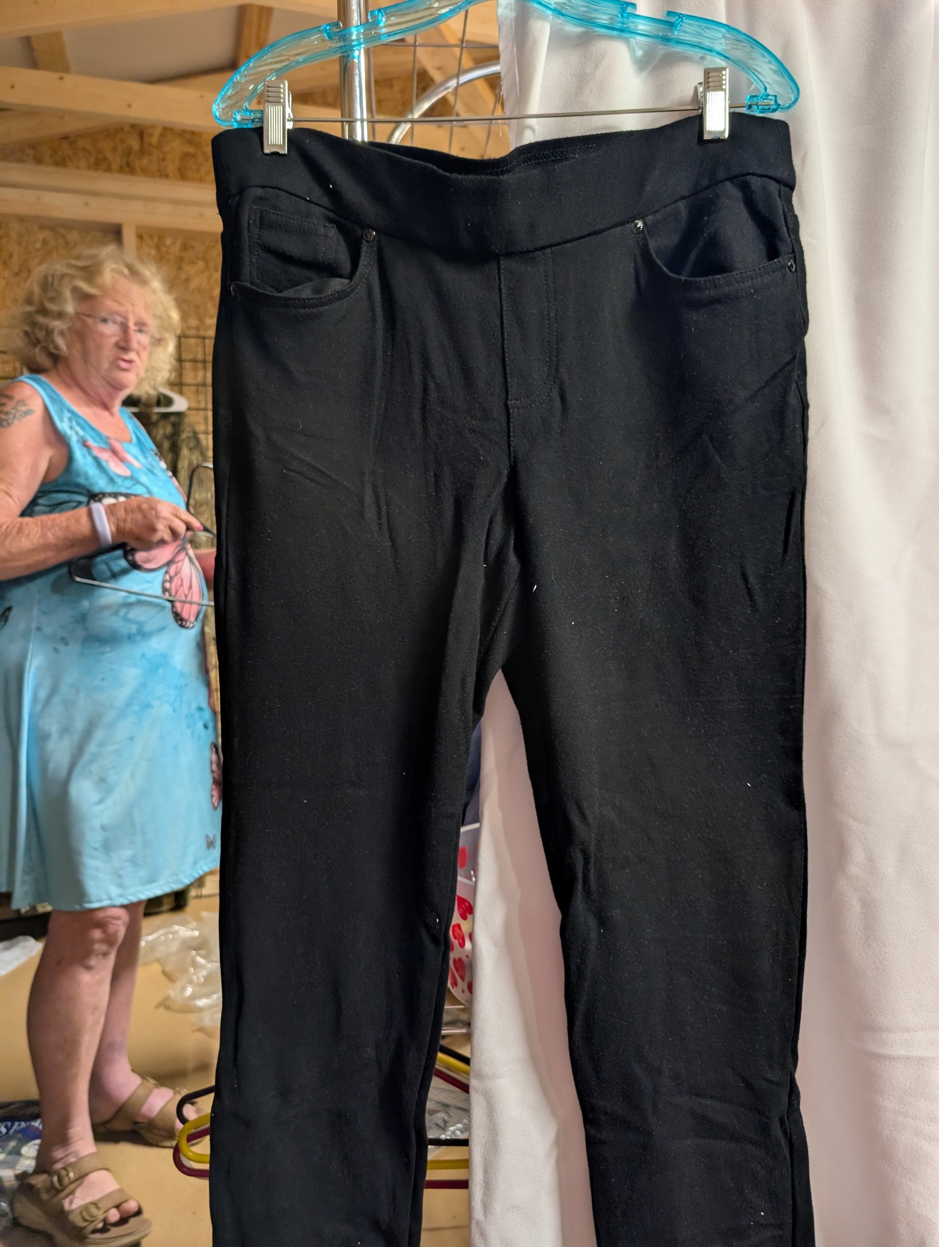 Gloria Vanderbilt Black Stretch Pants with Pockets - Image 1
