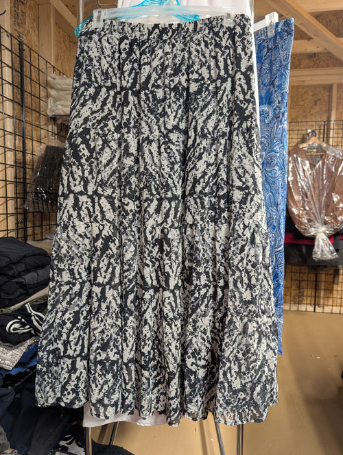 Black and White Abstract Print Skirt - Image 1
