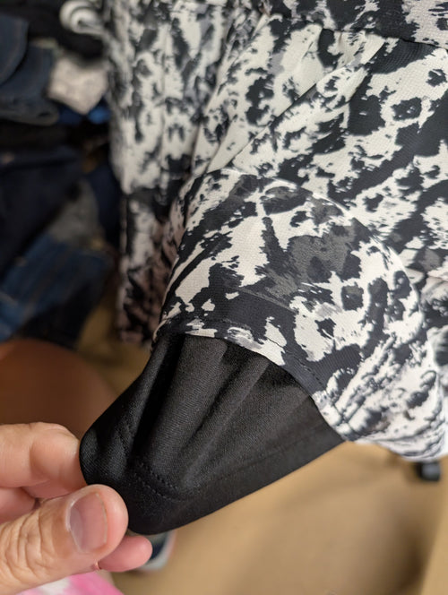 Black and White Abstract Print Skirt - Image 2