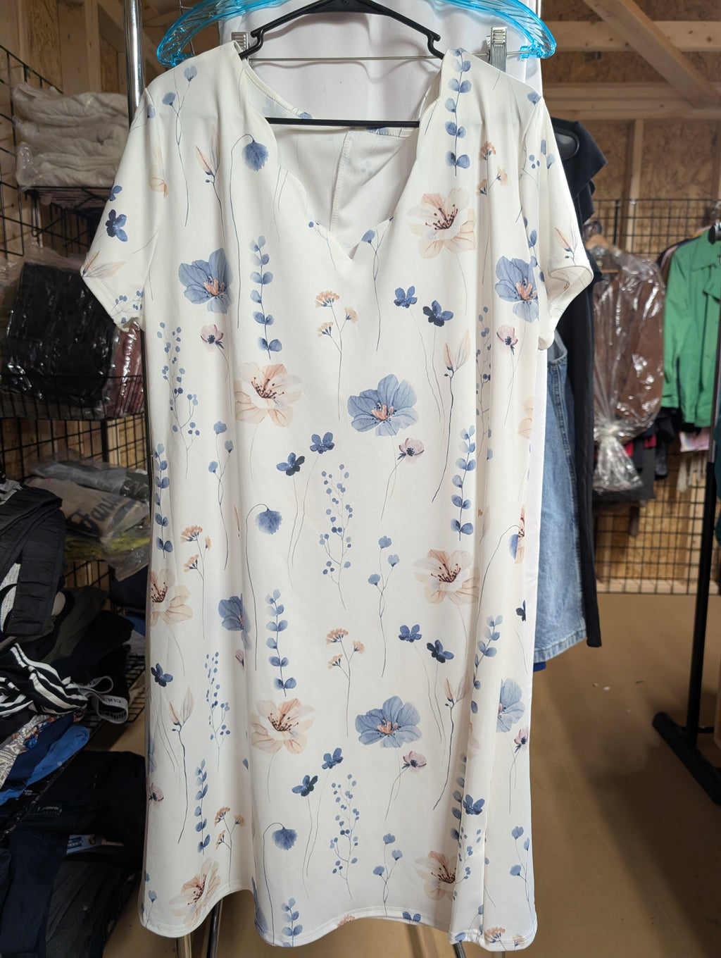 Floral Short Sleeve Dress, Size 7XX, 100% Polyester - Image 1