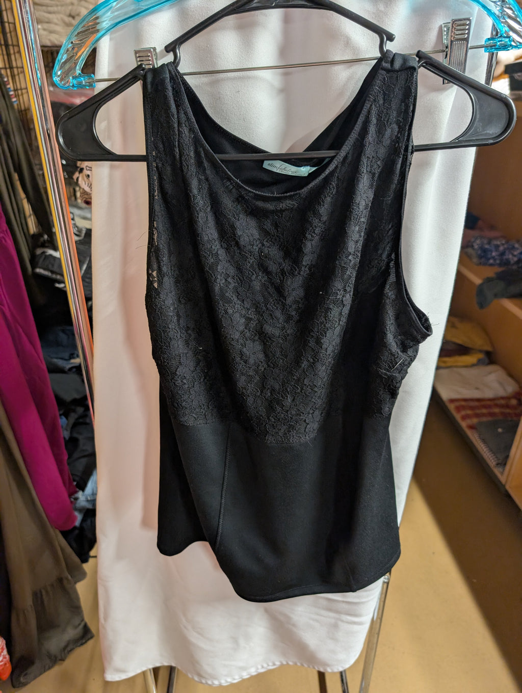 Slim Fabulous Black Lace Sleeveless Top - Image 1