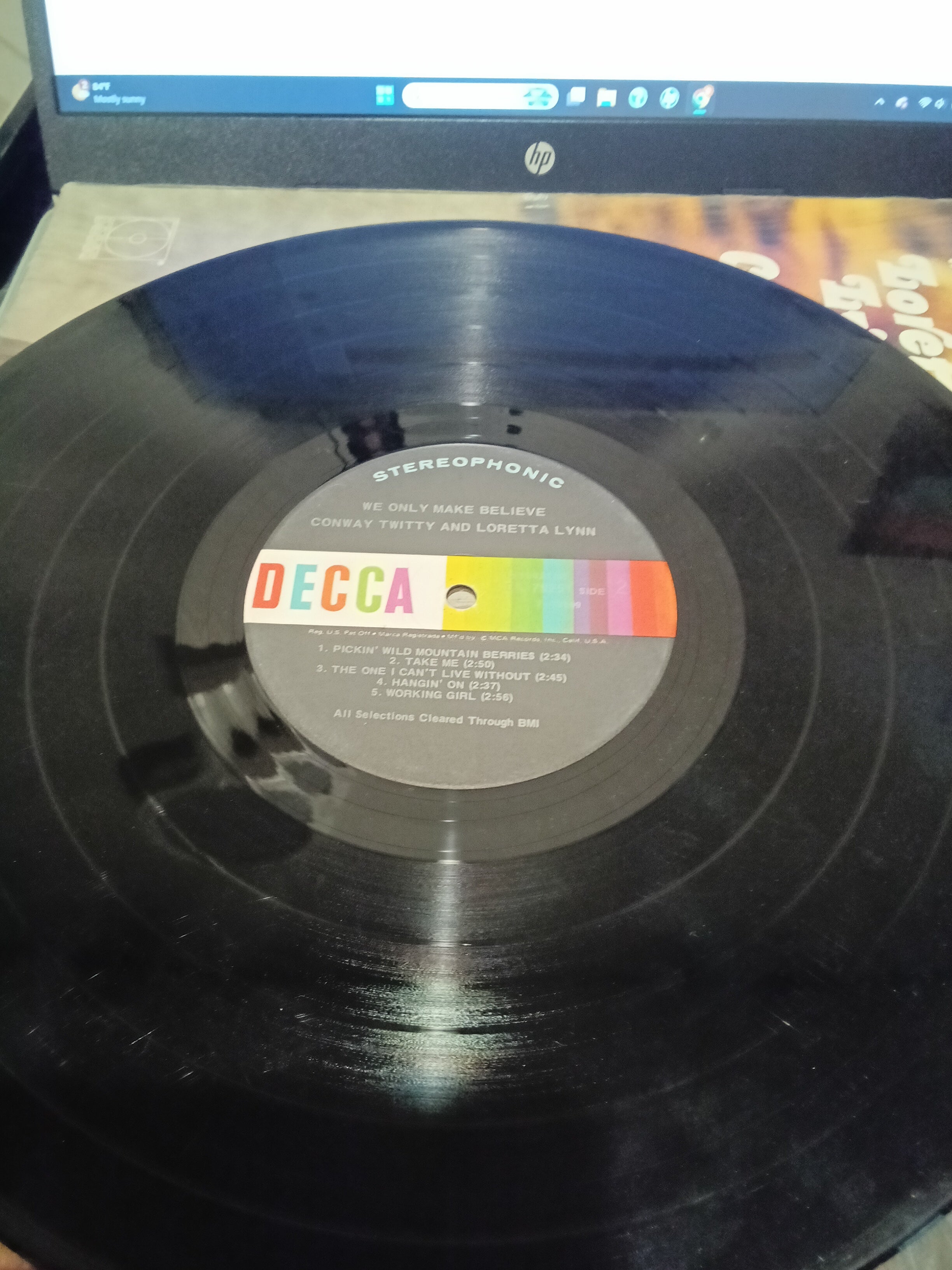 Loretta Lynn & Conway Twitty Vinyl Record - We Only Make Believe - Image 3