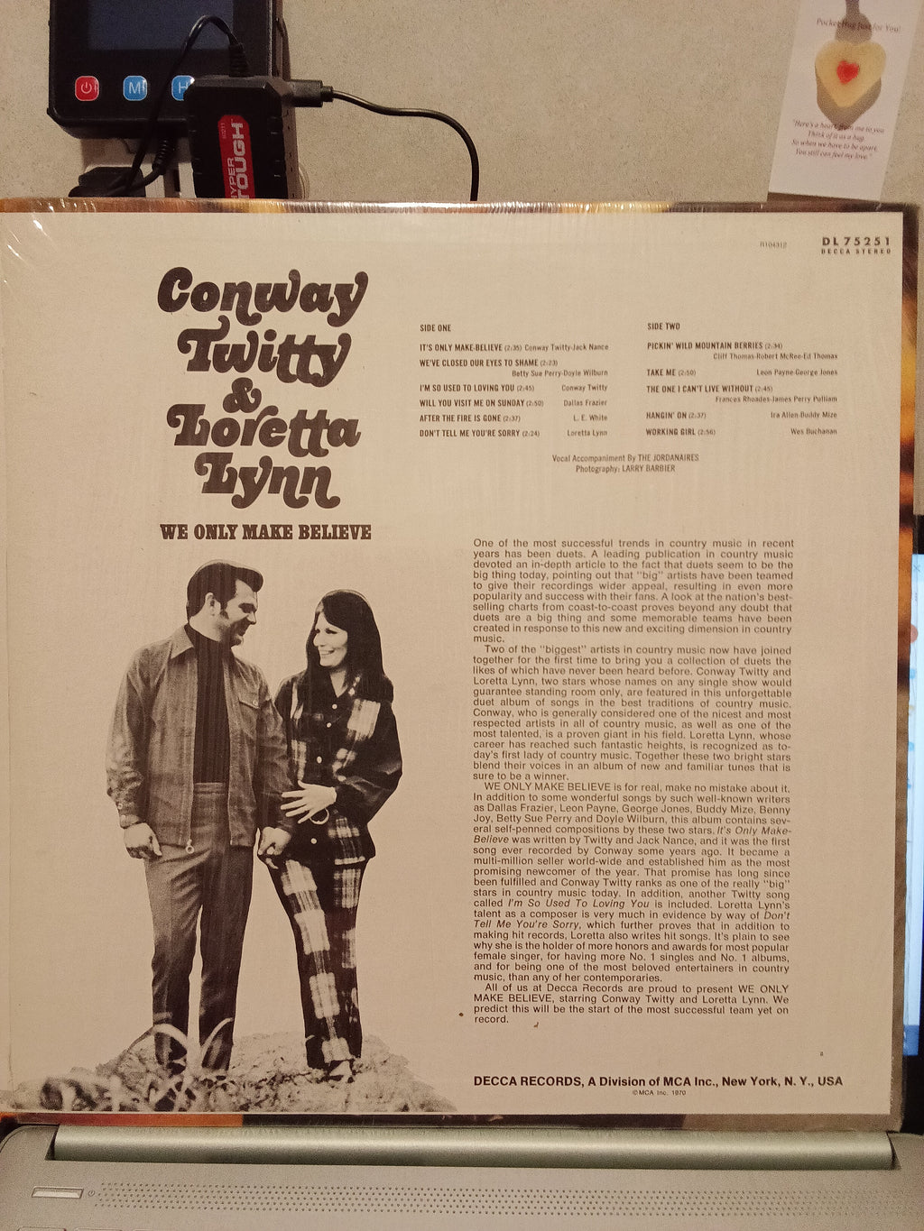 Loretta Lynn & Conway Twitty Vinyl Record - We Only Make Believe - Image 2