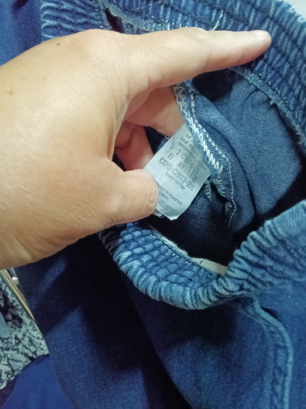 Chic women's Denim Shorts Size 8 - Image 2