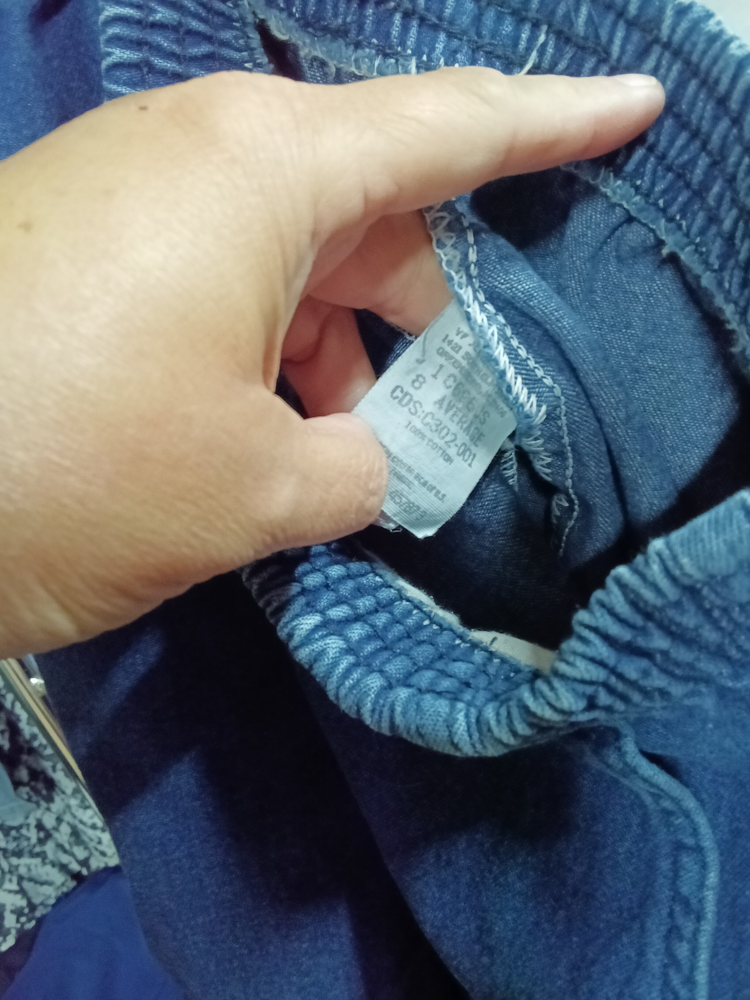 Chic women's Denim Shorts Size 8 - Image 2