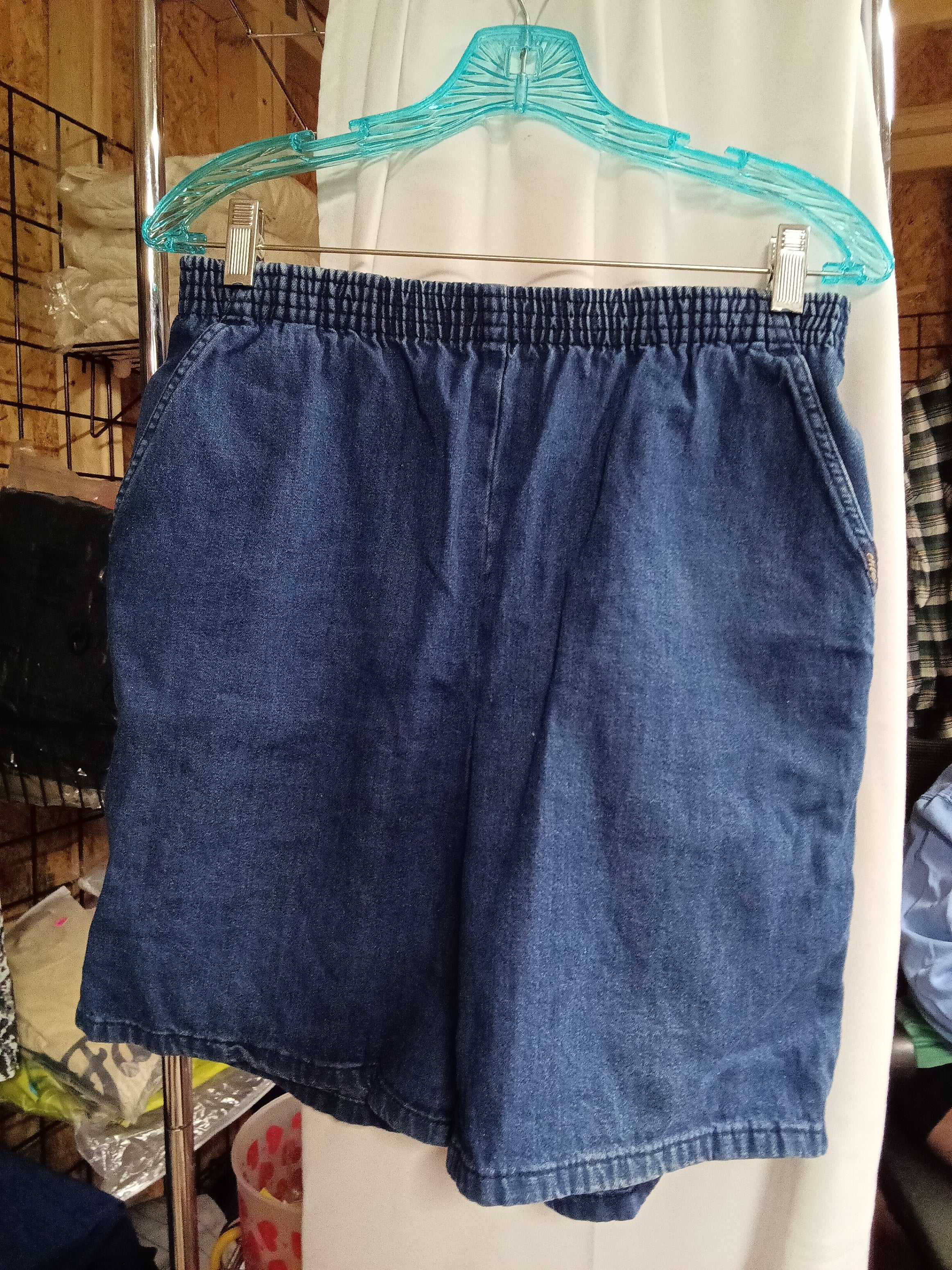 Chic women's Denim Shorts Size 8 - Image 3