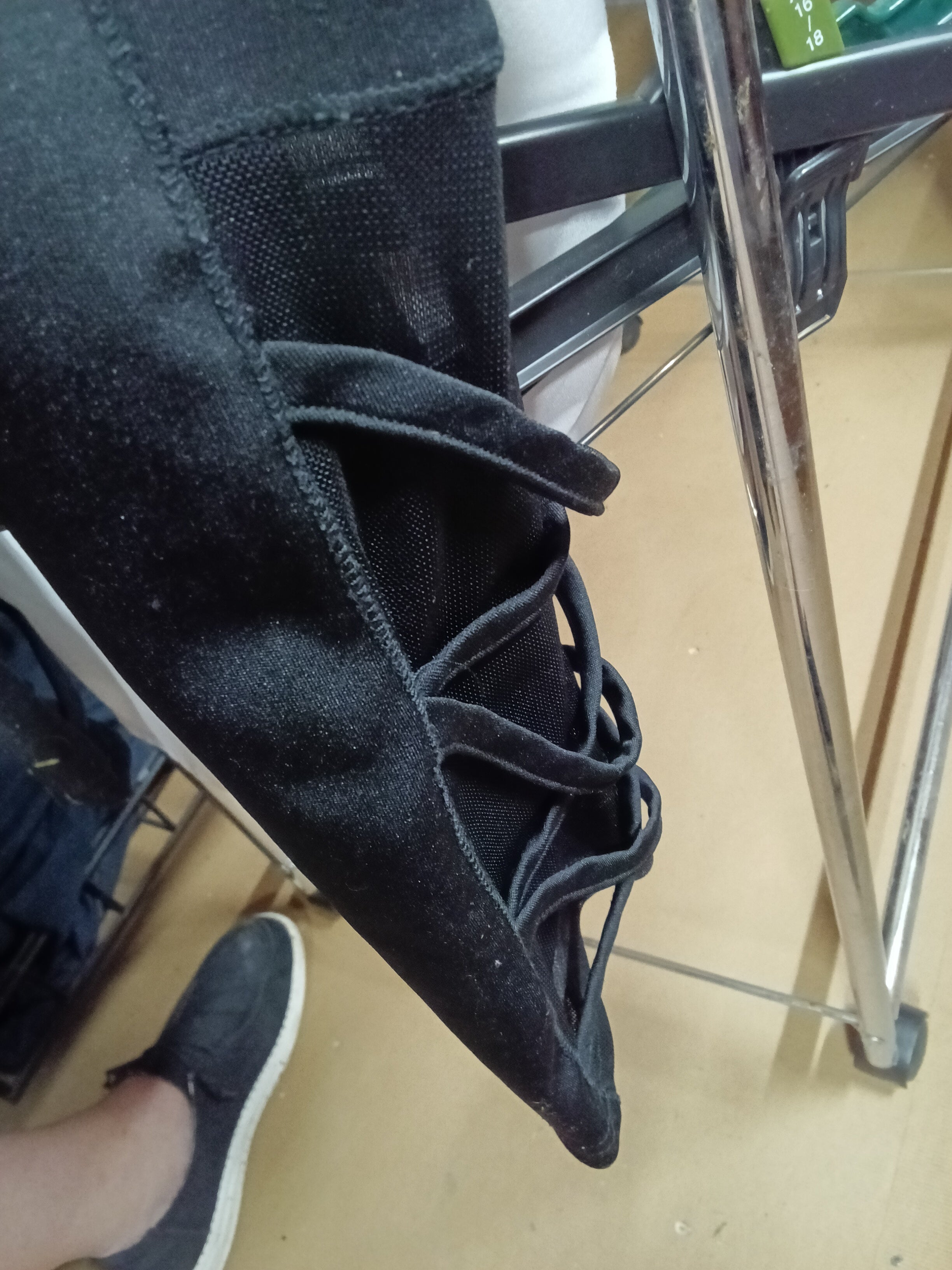 Shosho Black High-Waisted Leggings with Pockets - Image 3