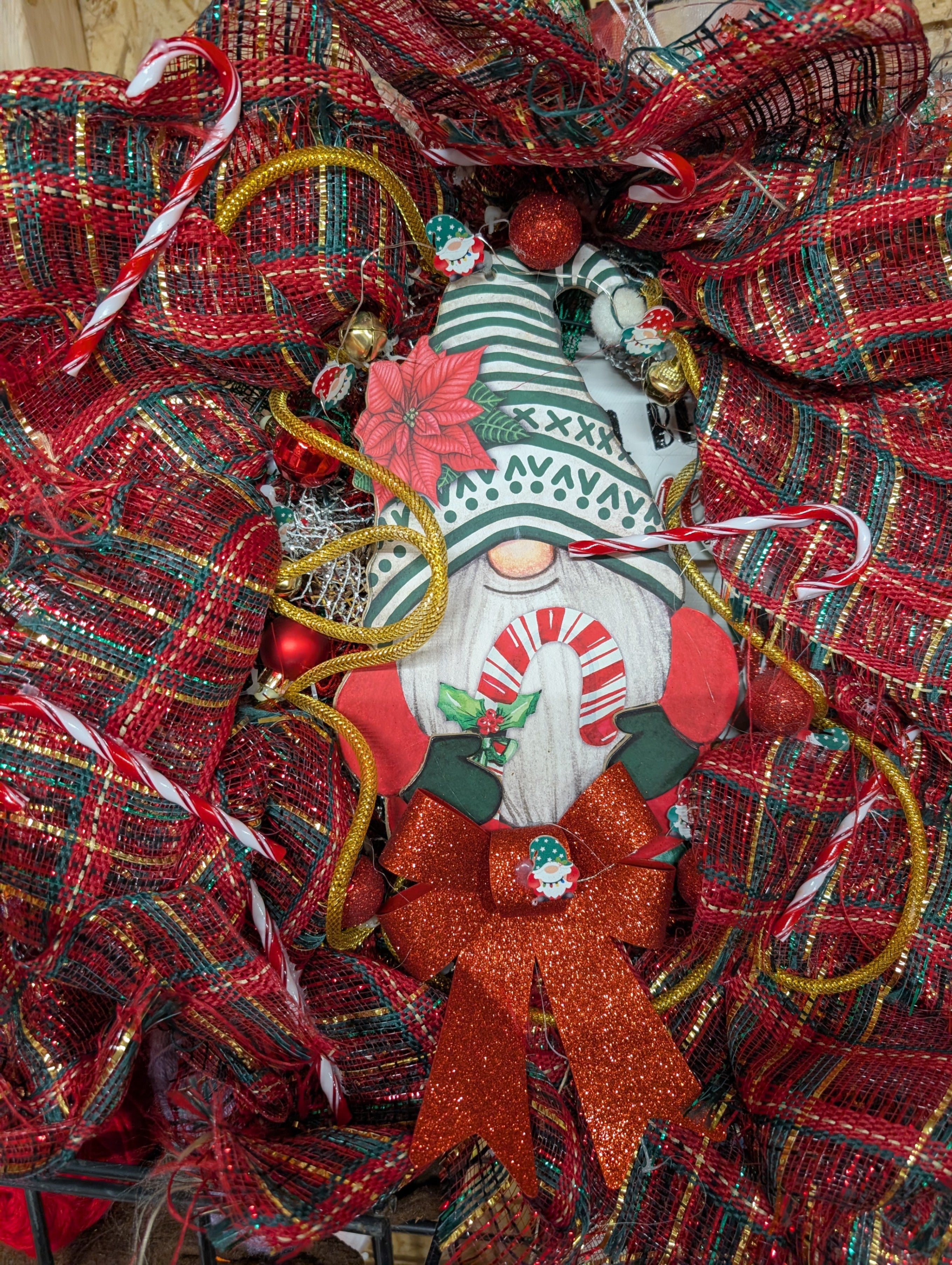 Festive Christmas Wreath with Glitter Bow and Candy Cane Accents - Image 3