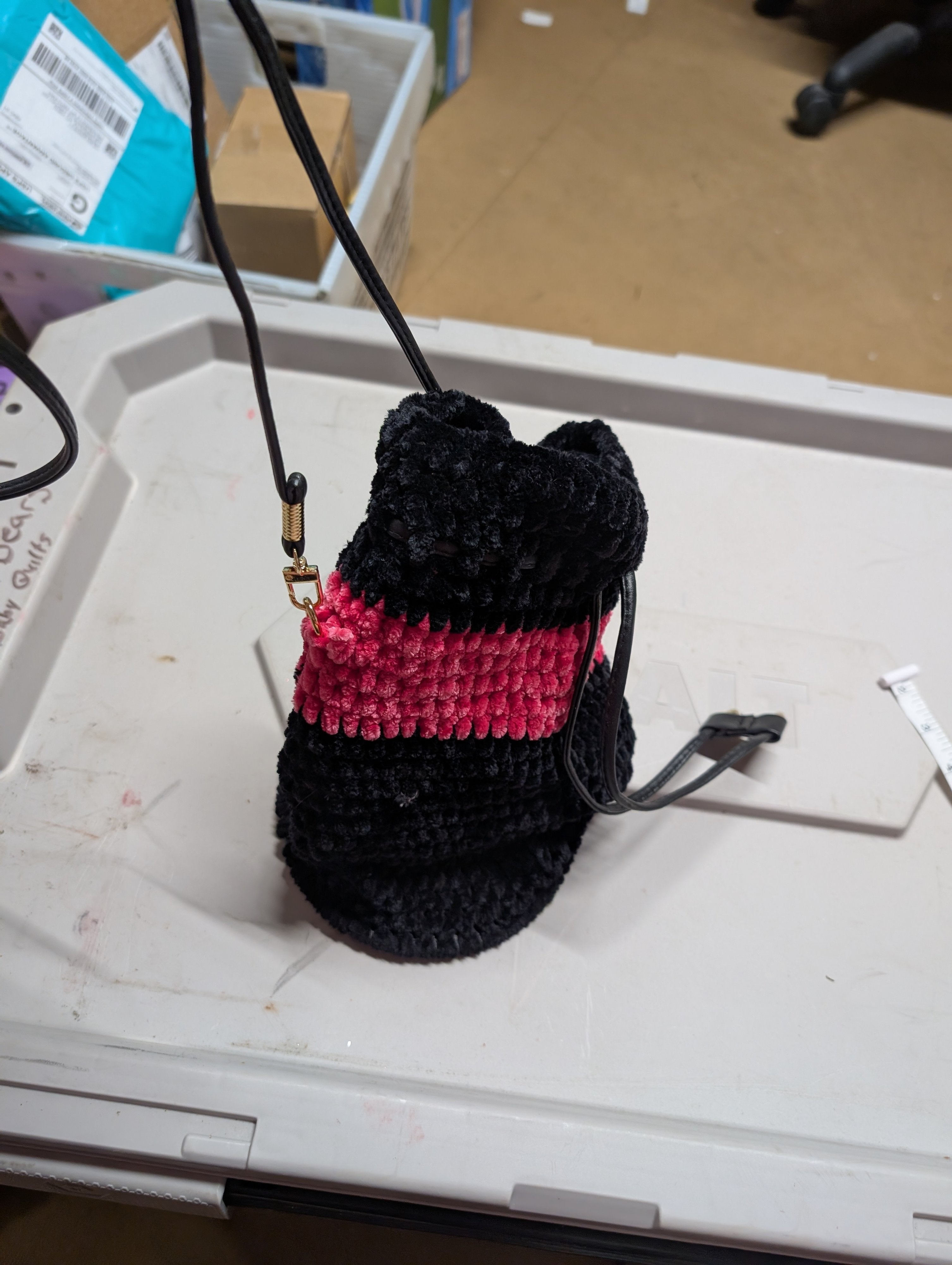 Black and Pink crocheted cinch Bag with Drawstring - Image 2