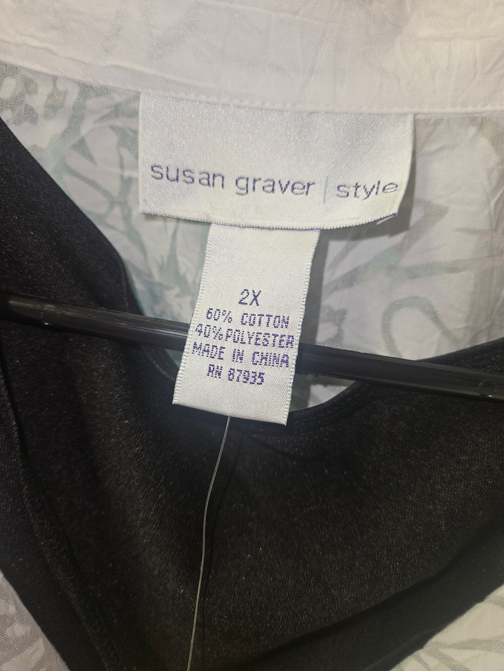 Susan Graver Floral Button-Up Blouse Size 2X with tank top - Image 2