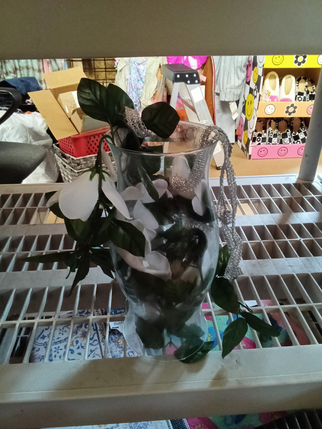 Hurricane glass globe with flour decorated inside - Image 2